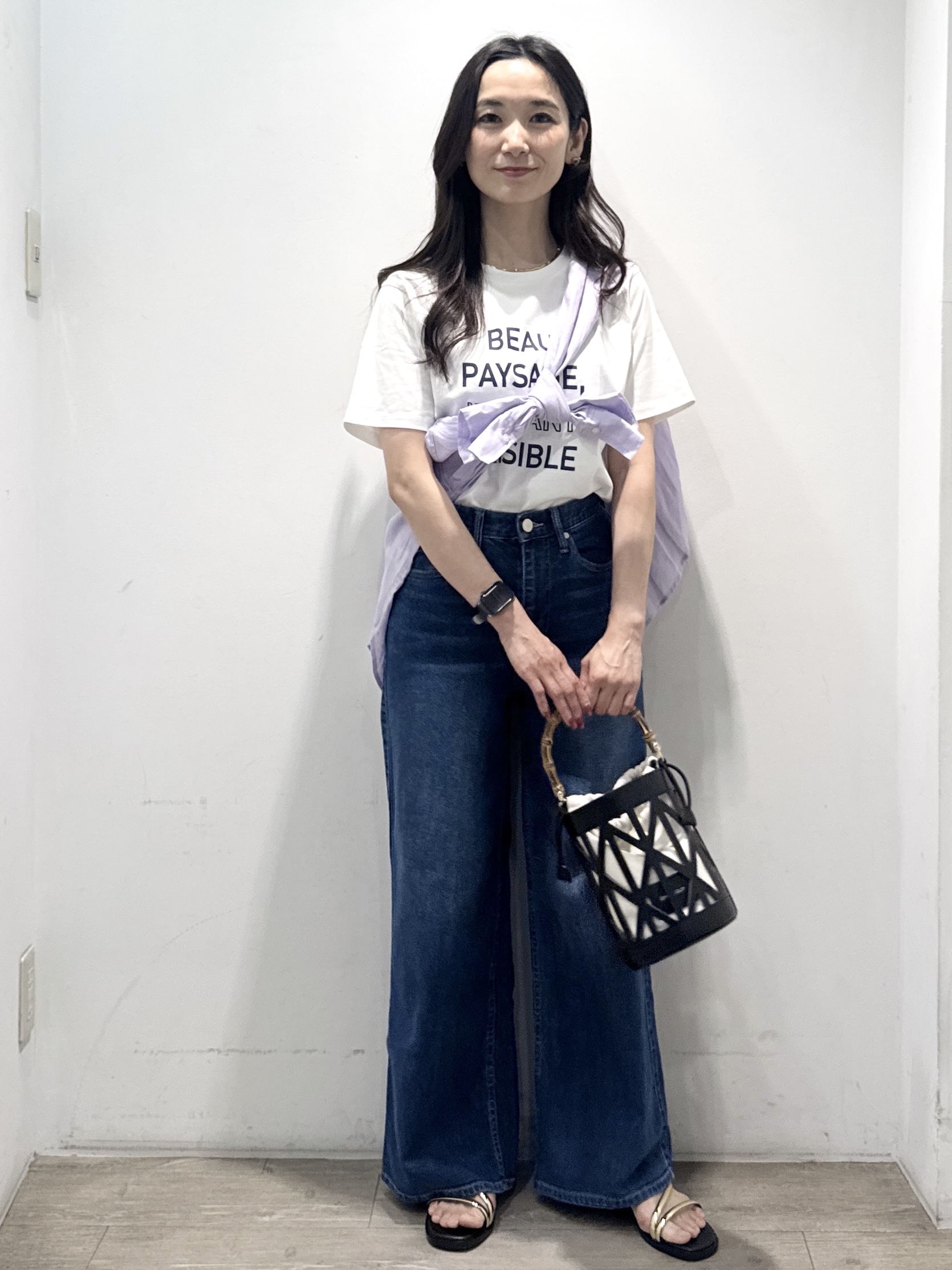yuicciさんの「OPAQUE.CLIP｜ロゴプリント刺繍アソートTシャツ【洗濯機OK】」を使ったコーディネート