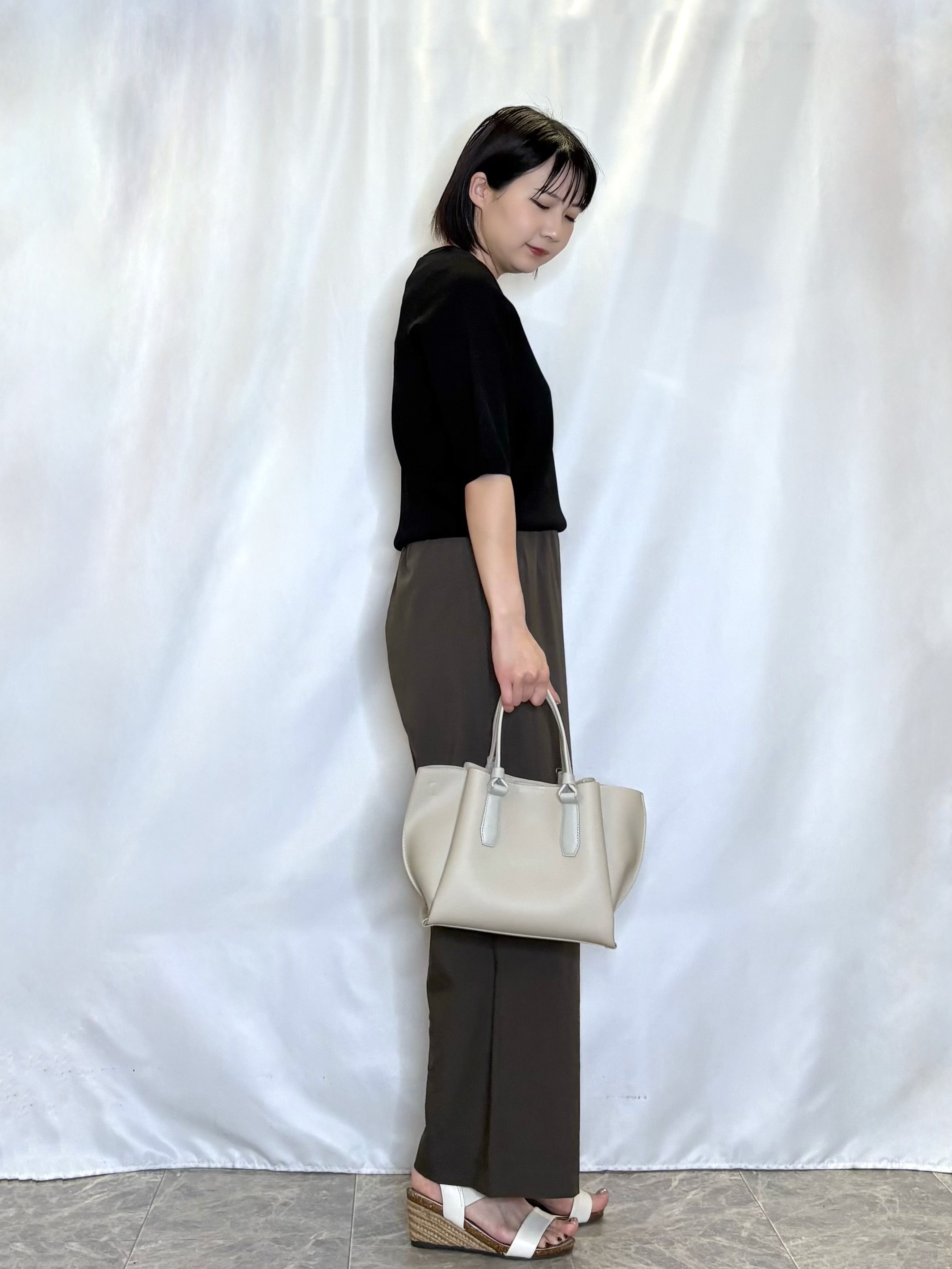 ネリさんの「SHOO･LA･RUE｜【毎日洗える/S-LL/UV】上半身すっきり 二の腕見せない5分袖ニット」を使ったコーディネート