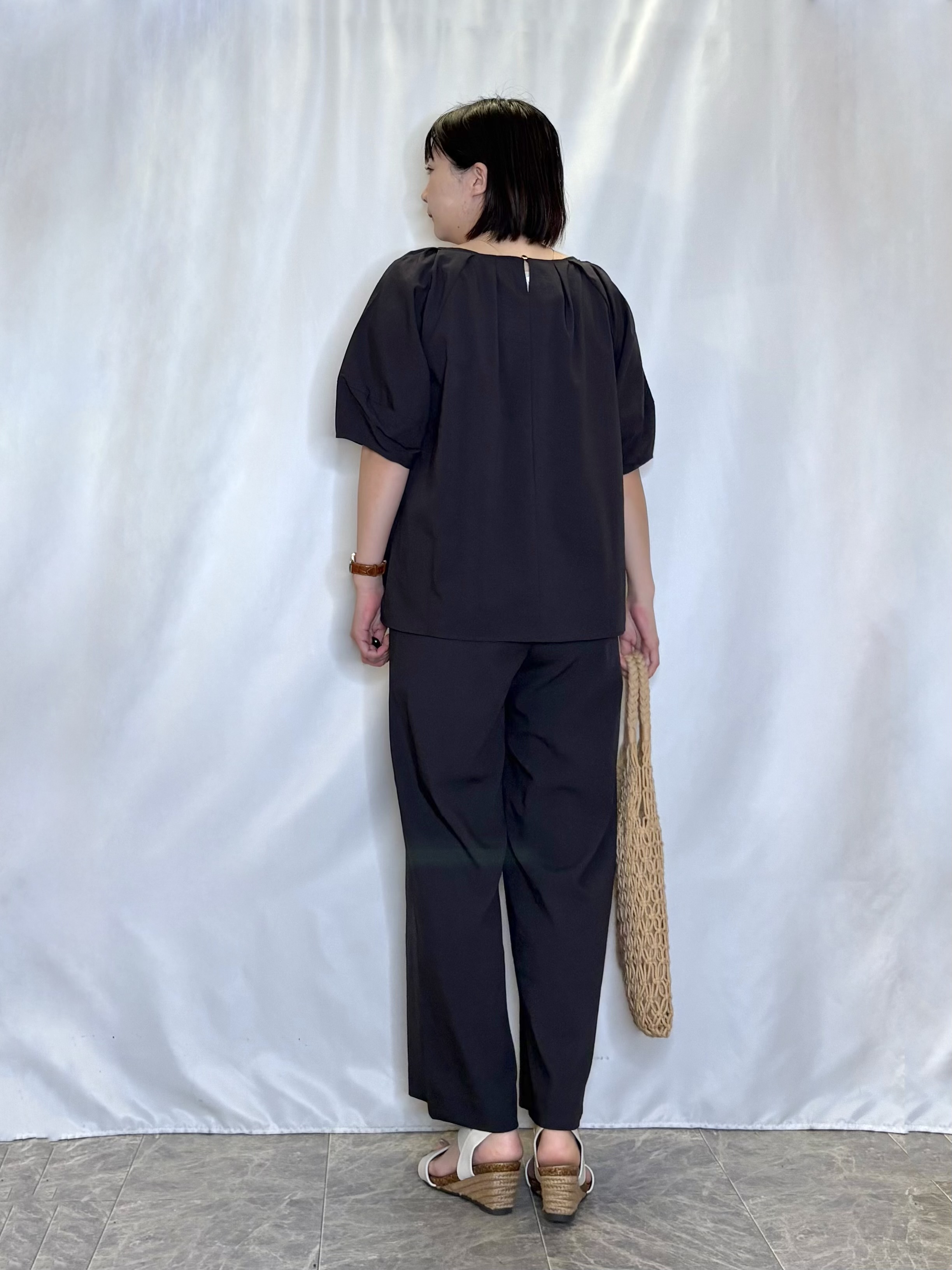ネリさんの「SHOO･LA･RUE｜【S-LL/洗濯機可/セットアップ可】軽凛(かろりん) タックブラウス」を使ったコーディネート