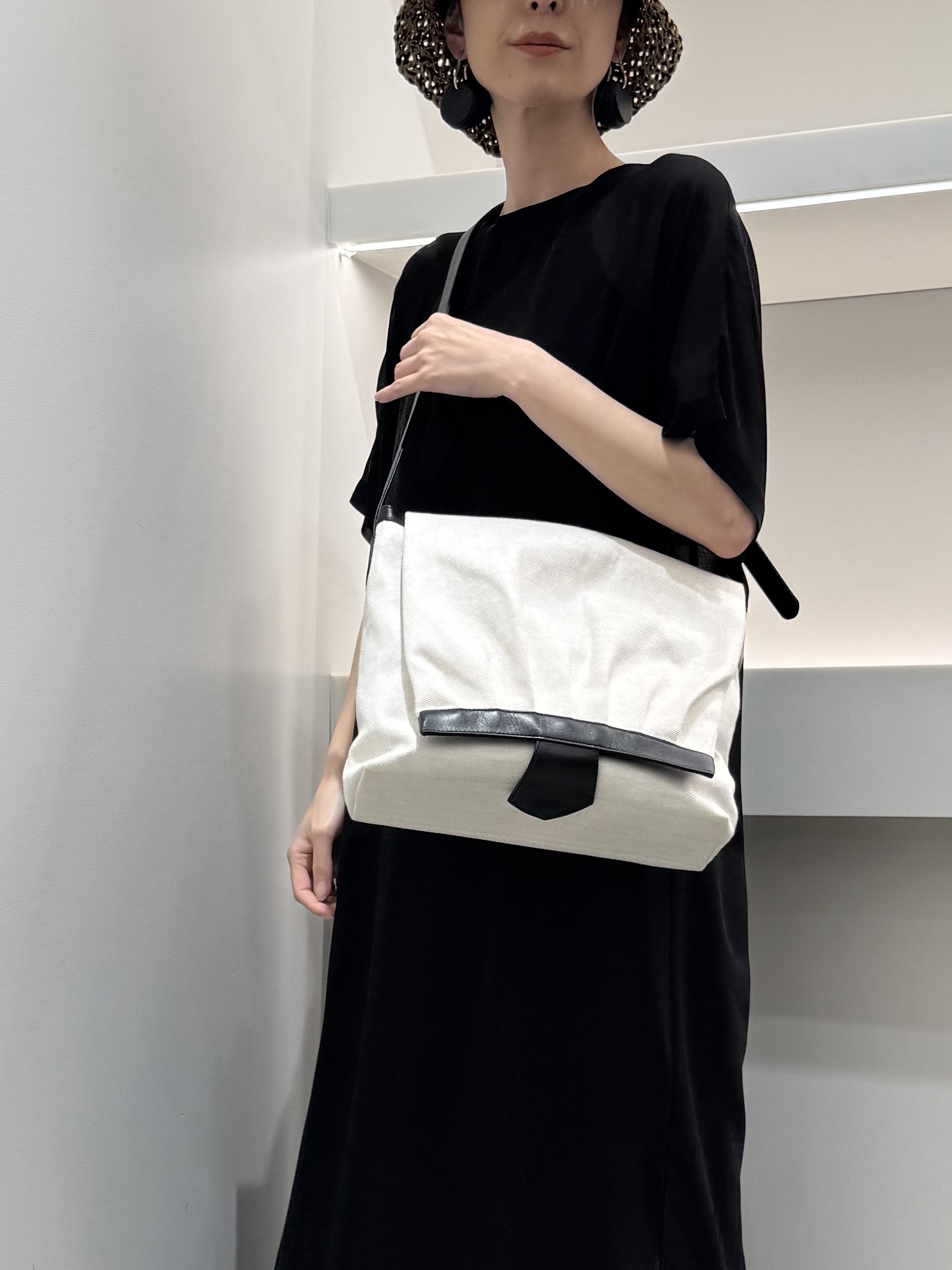 Kさんの「HIROKO HAYASHI｜TRIS（トリス）ショルダーバッグM」を使ったコーディネート