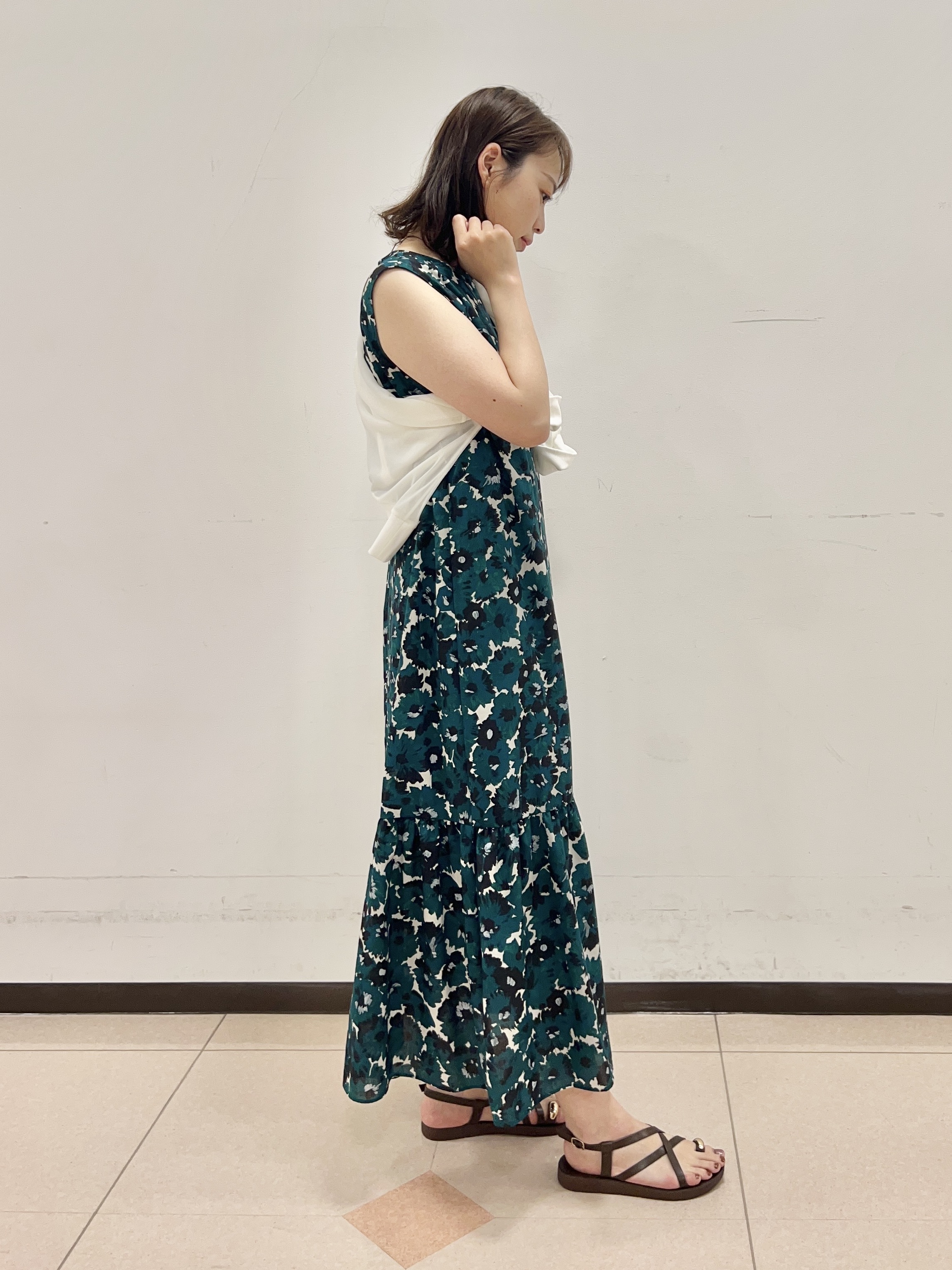 りおさんの「UNTITLED｜【花柄/着映え】フラワープリントワンピース」を使ったコーディネート