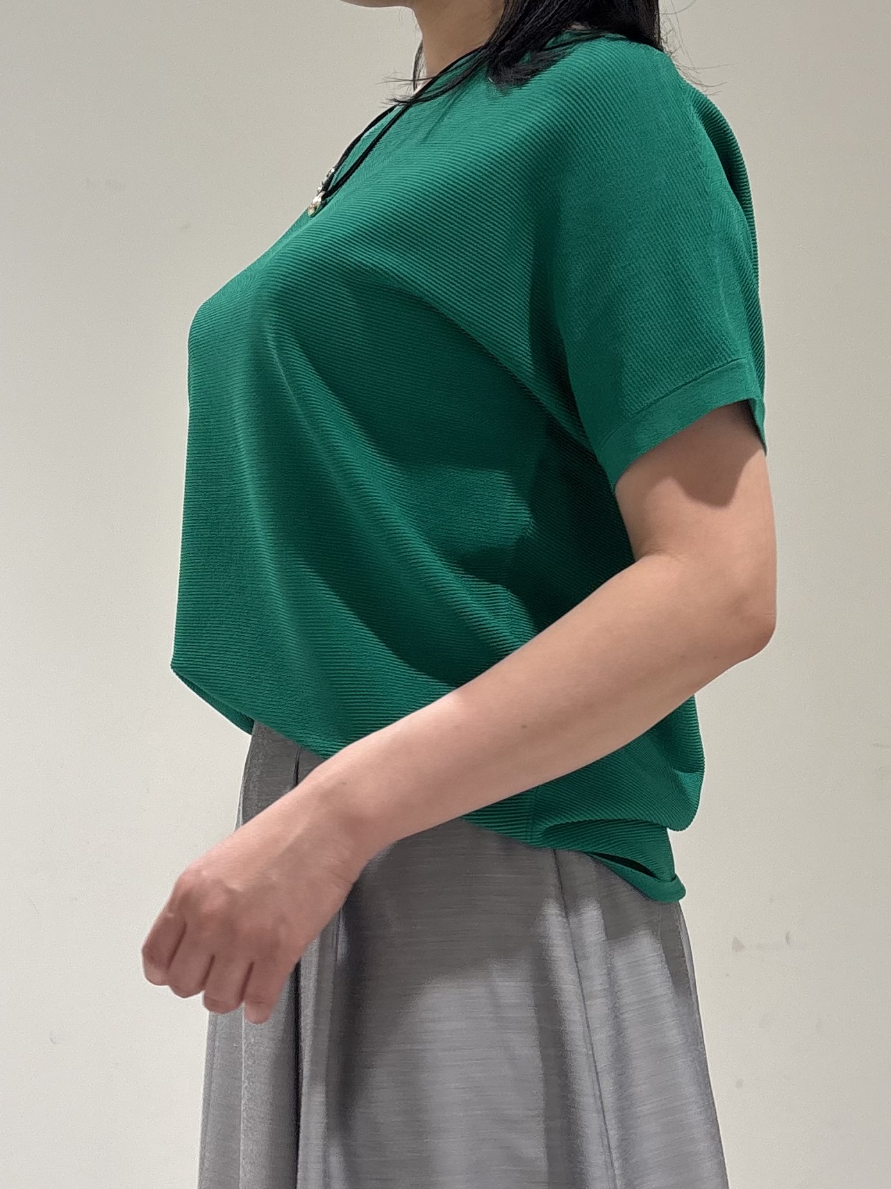 momokoさんの「INDIVI｜【洗える】ガーター編みVネックニットT」を使ったコーディネート