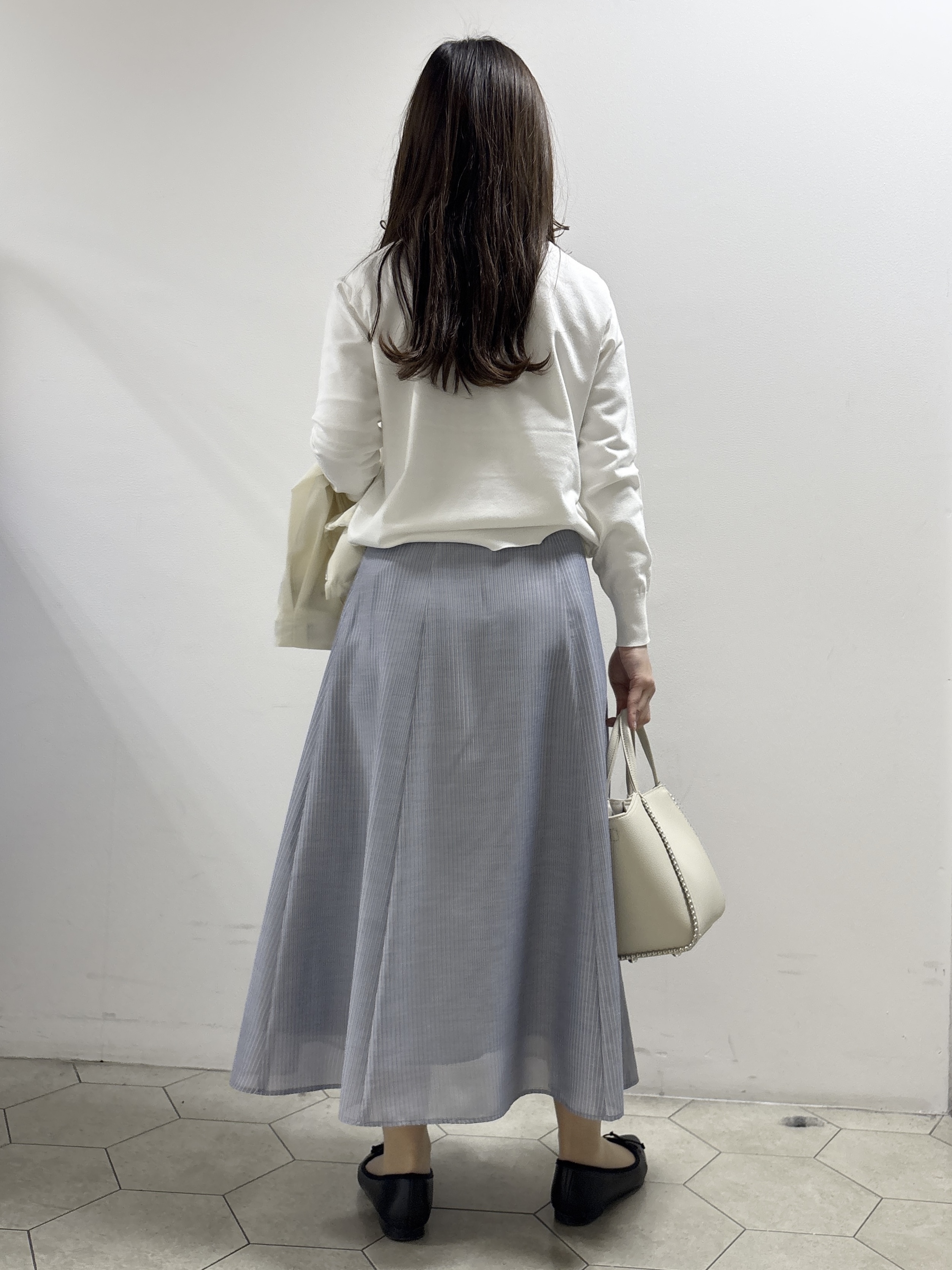 kahoさんの「INDIVI｜【洗える／アンサンブル可能】シンプルデザインニット」を使ったコーディネート