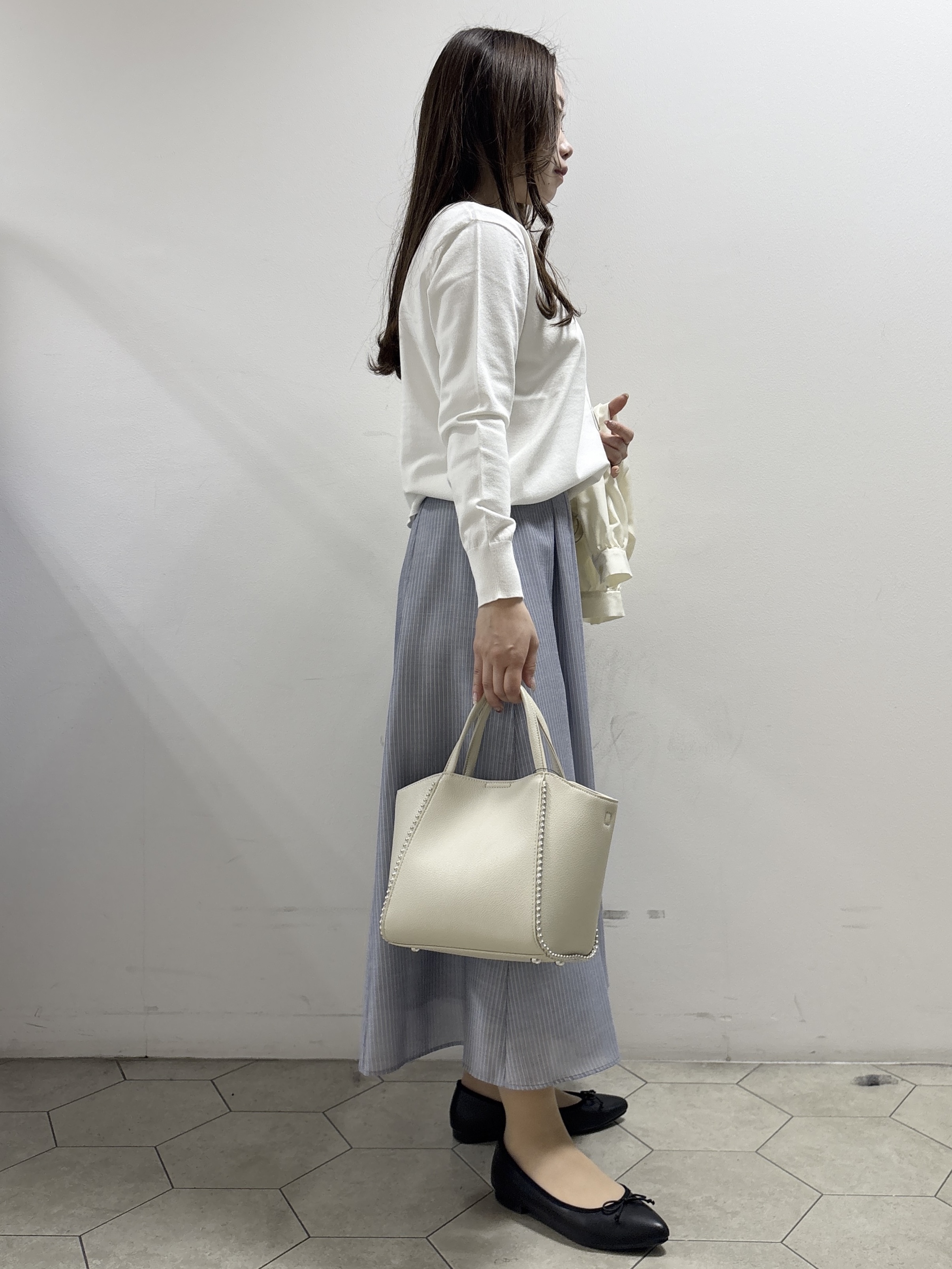 kahoさんの「INDIVI｜【洗える／アンサンブル可能】シンプルデザインニット」を使ったコーディネート