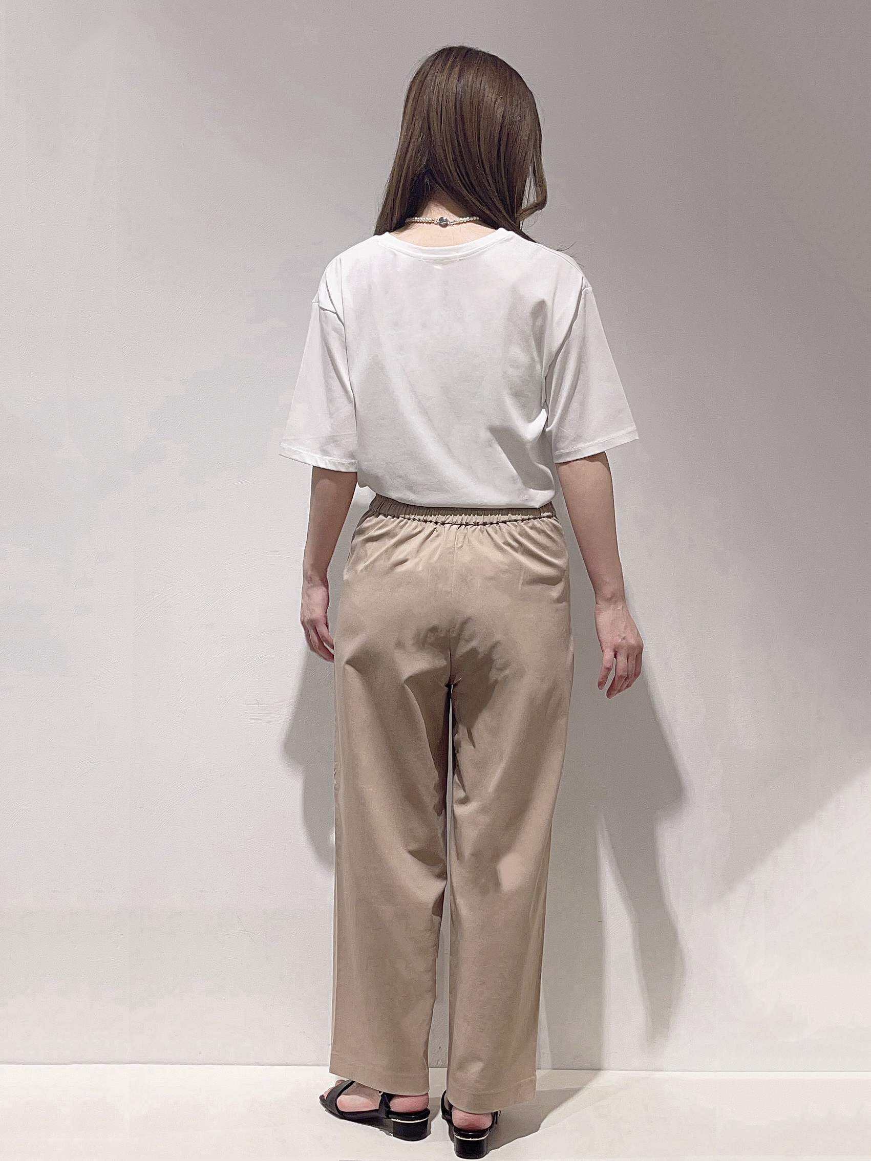 HITOMIさんの「grove｜気温調整にも◎ブラウス感覚で羽織れるシアーブルゾン」を使ったコーディネート