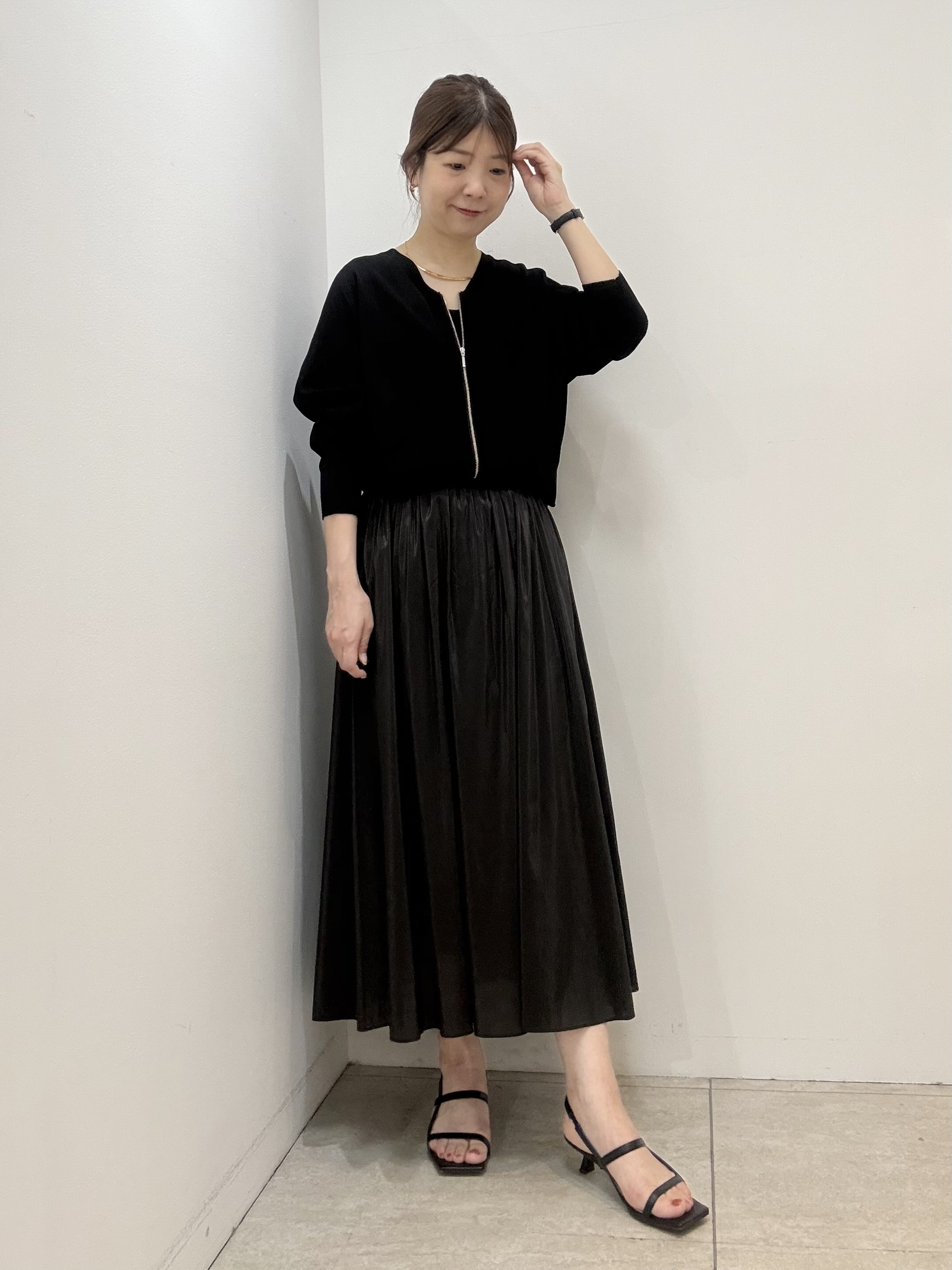 かなえさんの「UNTITLED｜【アンサンブル可/日除け・冷房対策】シアーレーヨンZIPカーディガン」を使ったコーディネート