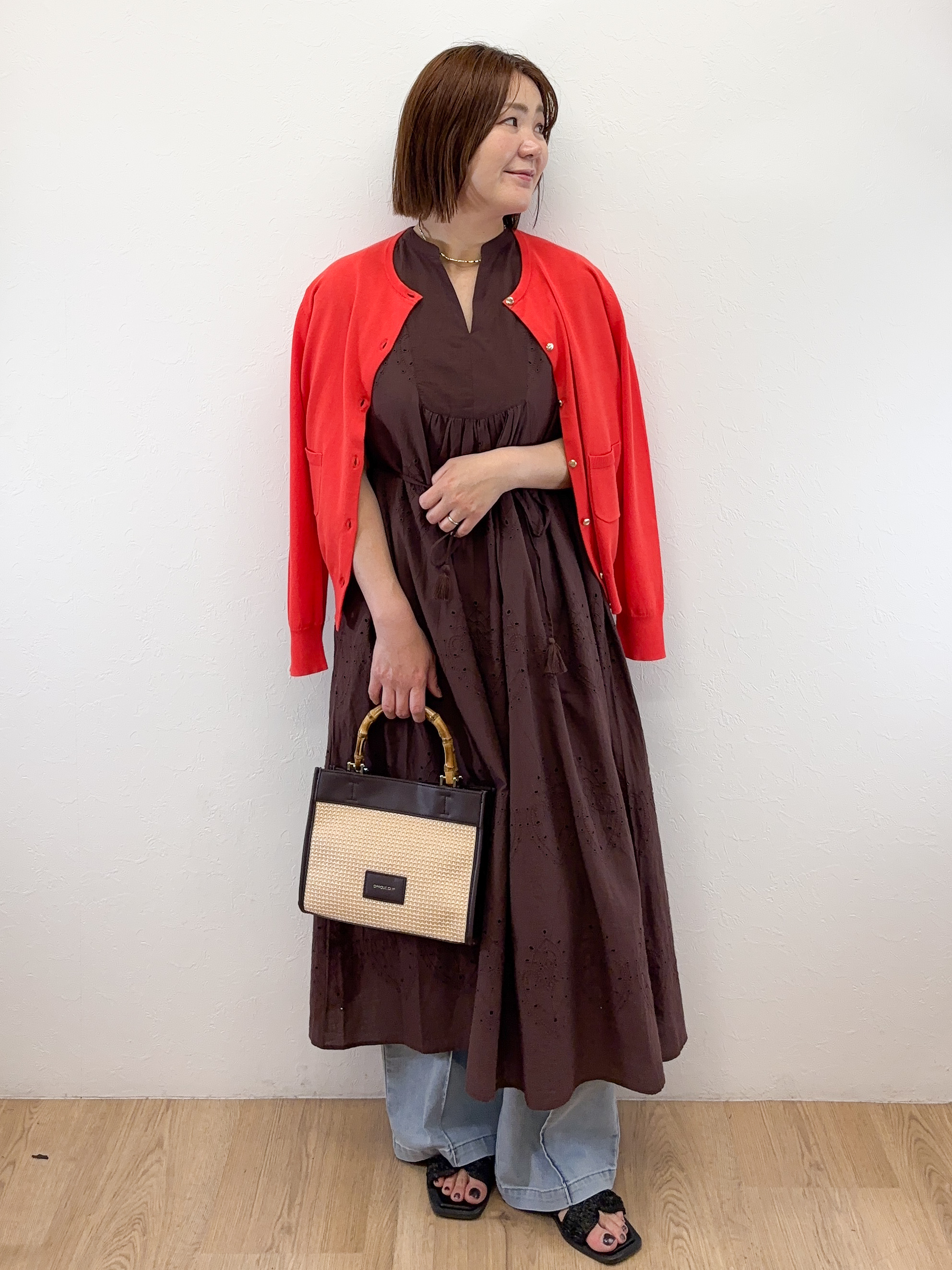 Takeさんの「OPAQUE.CLIP｜アイレットレース刺繍ワンピース【洗える】」を使ったコーディネート