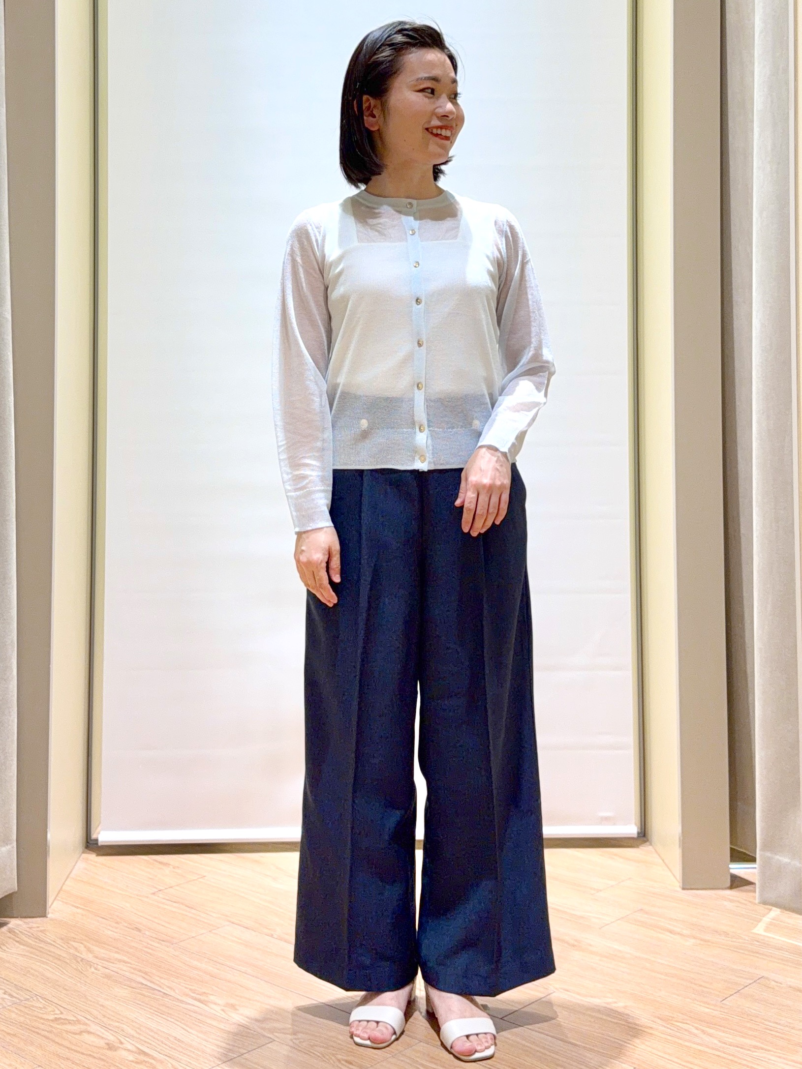 あんりさんの「grove｜高評価！【洗える/名品】大人の透け感、シアーカーディガン」を使ったコーディネート