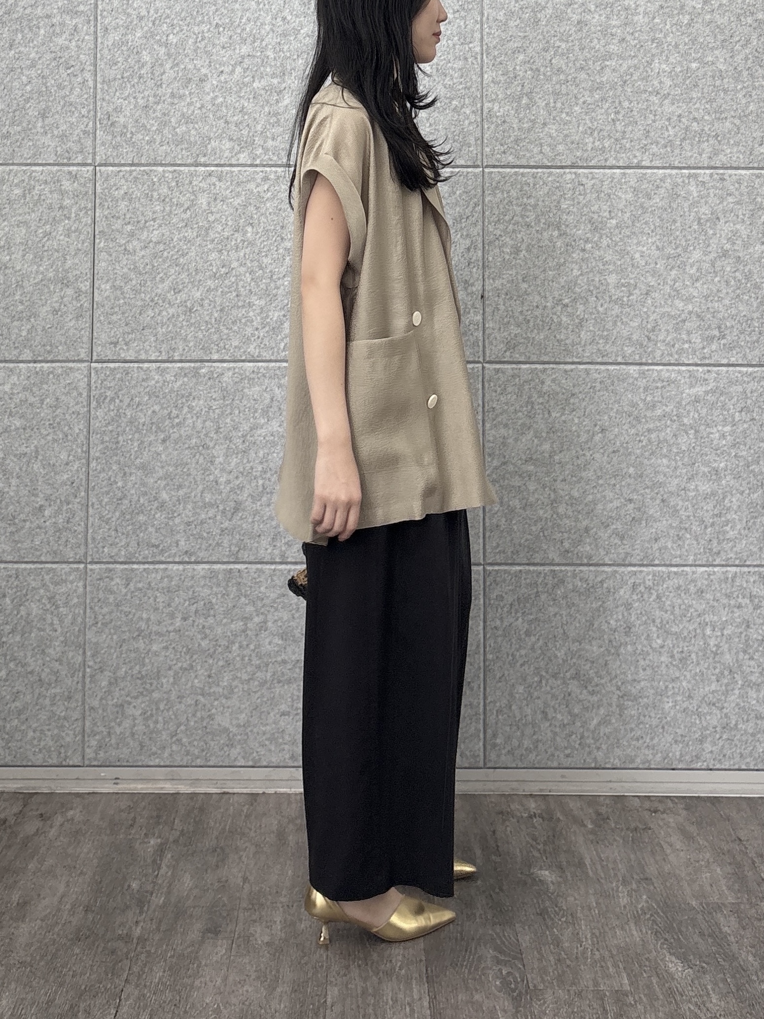 rinaさんの「INDIVI｜ワッシャーシアー半袖ダブルジャケット」を使ったコーディネート