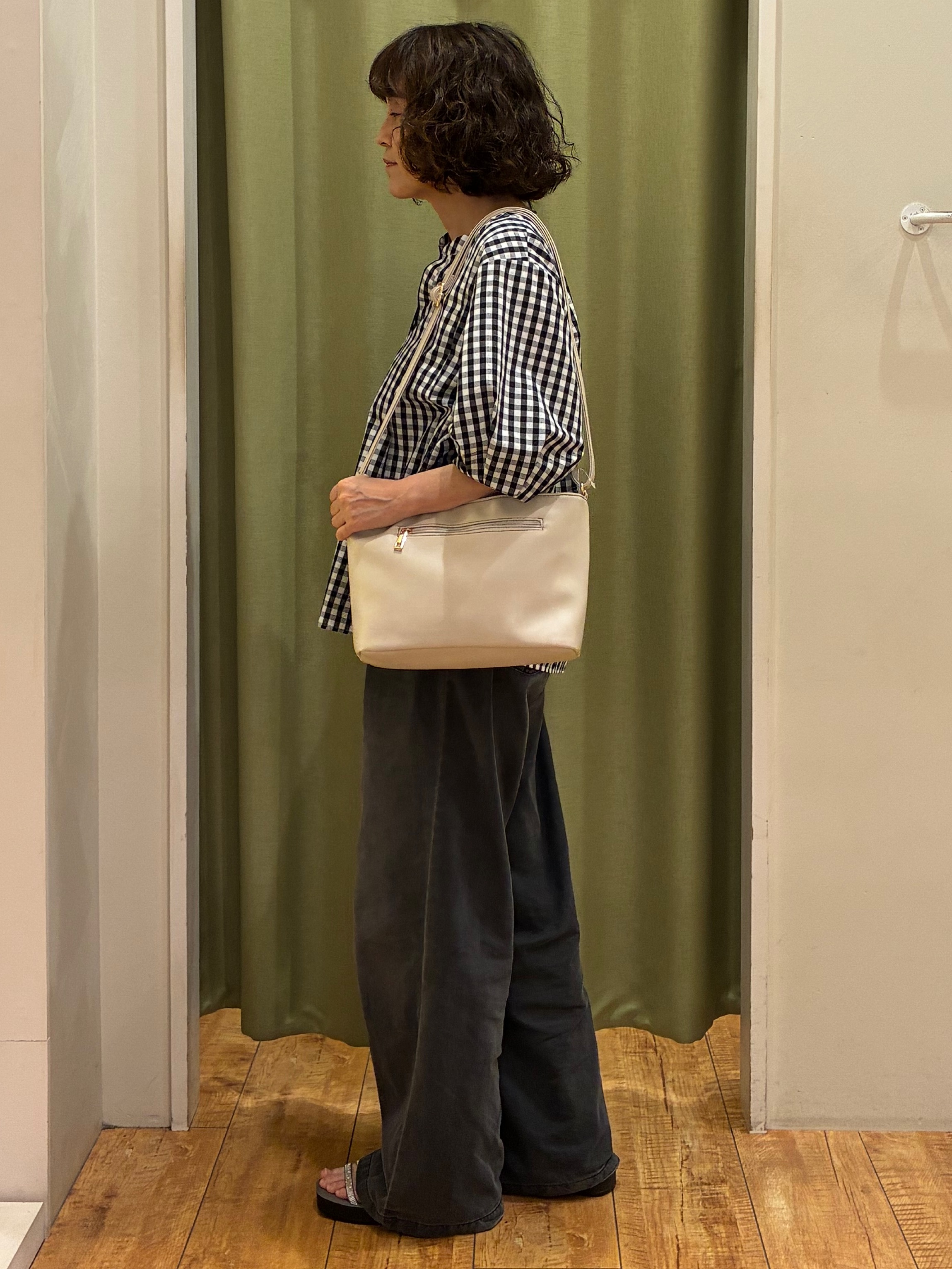 ☆ほしさんの「SHOO･LA･RUE｜【高レビュー/洗濯後しわになりにくい/インせず着られる】自然に体型カバー 麻調ペプラムブラウス」を使ったコーディネート