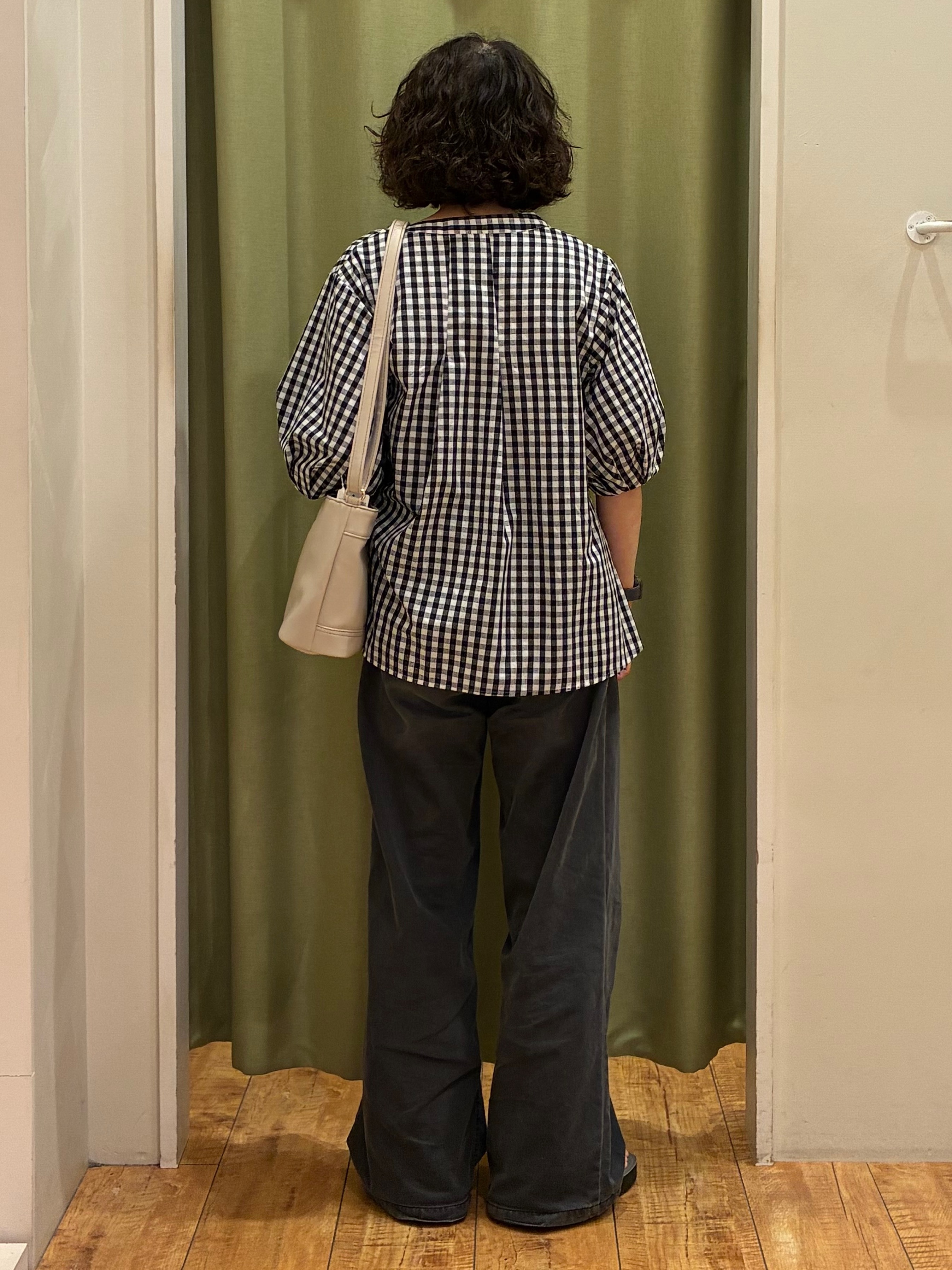 ☆ほしさんの「SHOO･LA･RUE｜【高レビュー/洗濯後しわになりにくい/インせず着られる】自然に体型カバー 麻調ペプラムブラウス」を使ったコーディネート