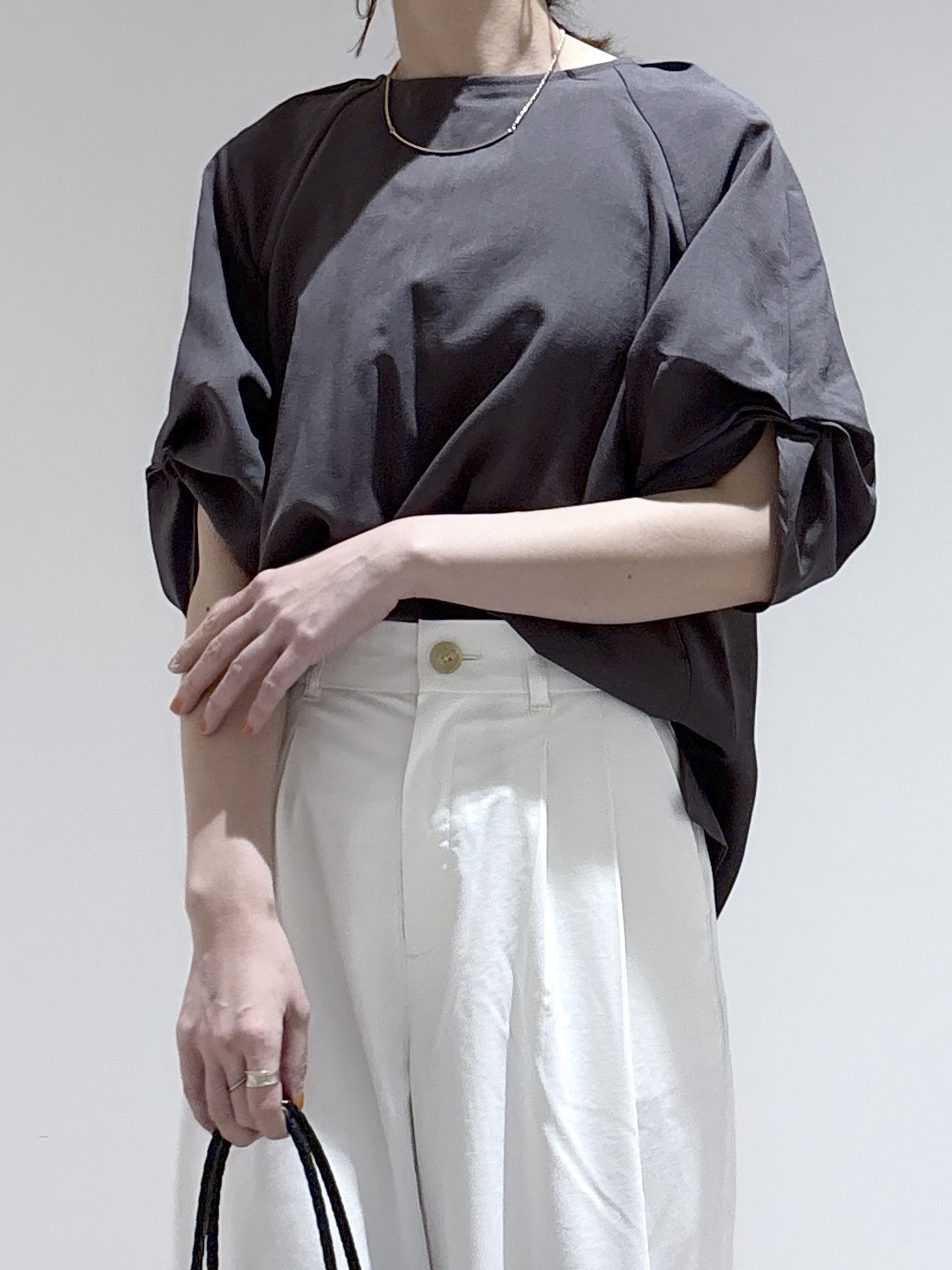 はなさんの「OPAQUE.CLIP｜【接触冷感／吸水速乾】リネンライク タックスリーブブラウス《セットアップ対応／洗濯機OK》」を使ったコーディネート