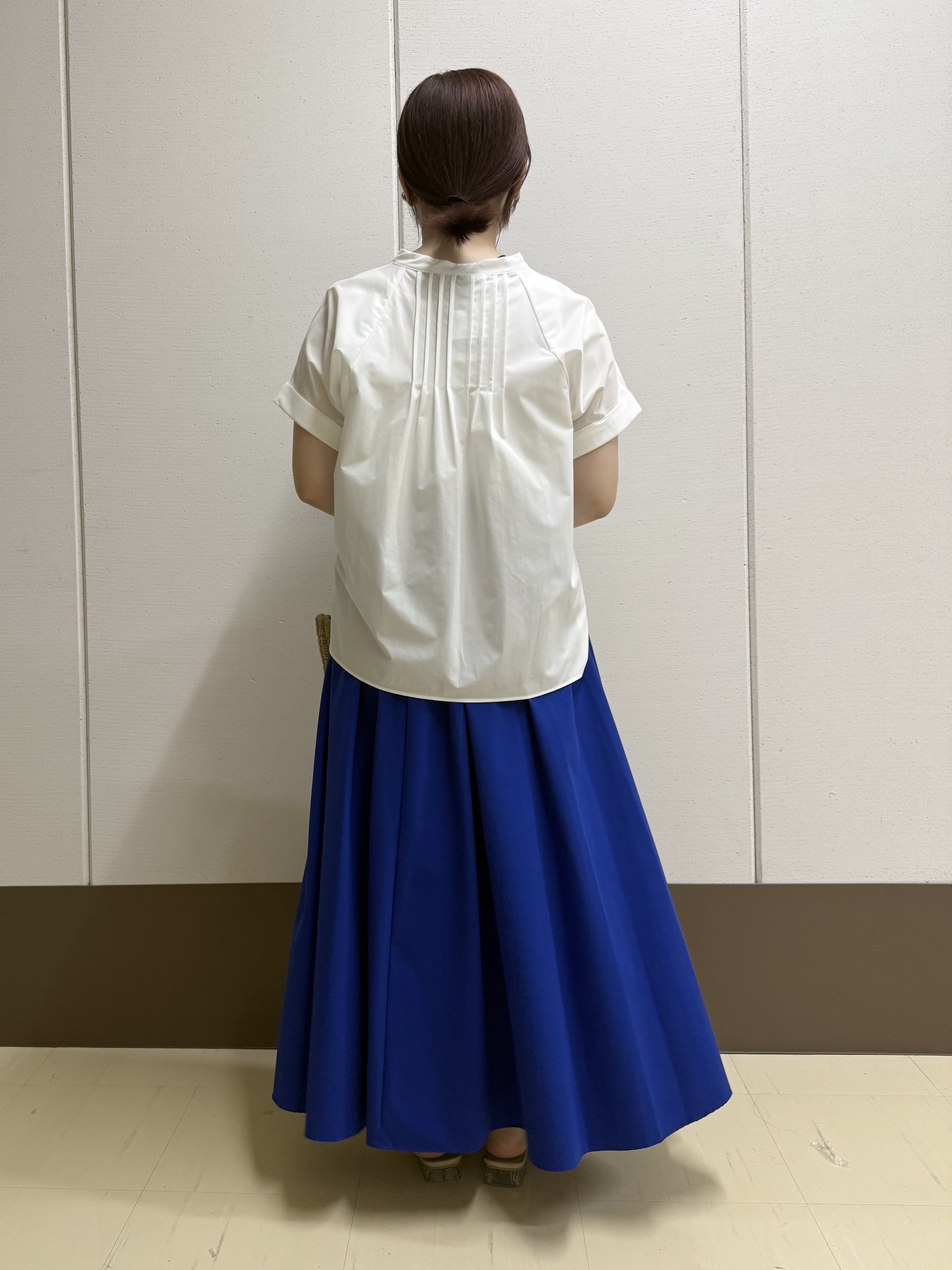 Rikoさんの「INDIVI｜【撥水／UVケア／SETUP可能】軽量タックスキッパーブラウス」を使ったコーディネート