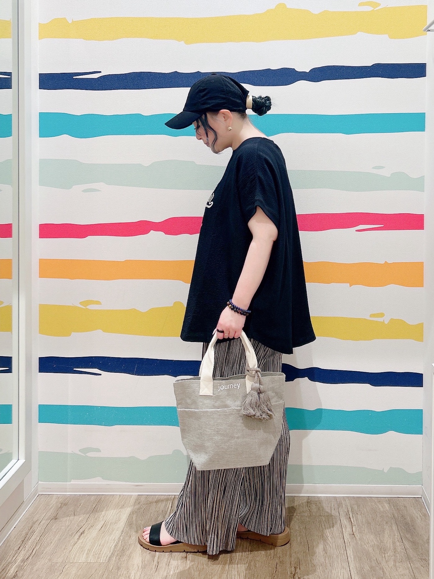 Peeさんの「SHOO･LA･RUE｜【洗濯機可】ぽこぽこさらさら アソートTシャツ」を使ったコーディネート