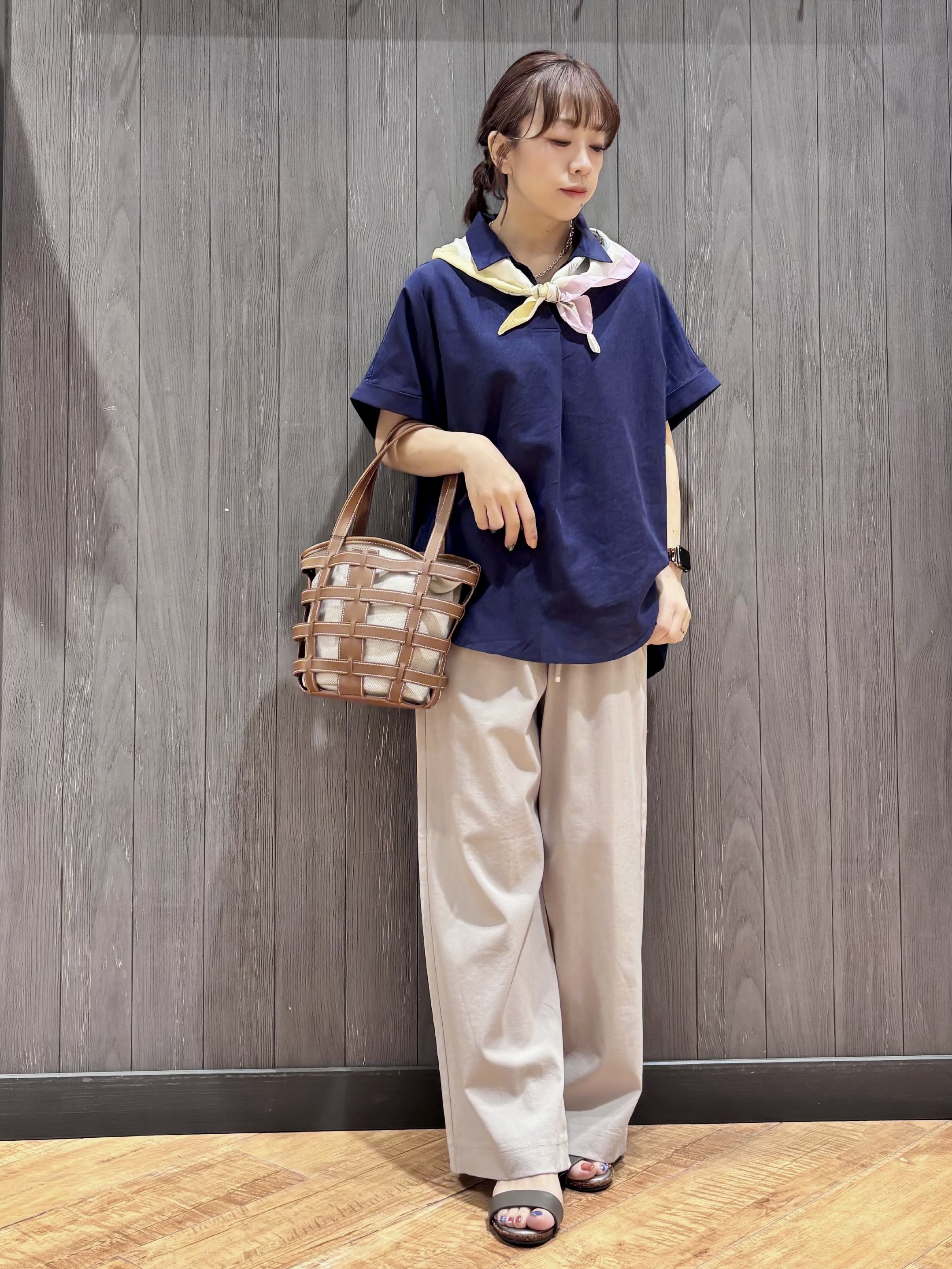 meiさんの「SHOO･LA･RUE｜【UV/吸水速乾/抗菌防臭】インせず着られる フレンチリネンスキッパーシャツ」を使ったコーディネート