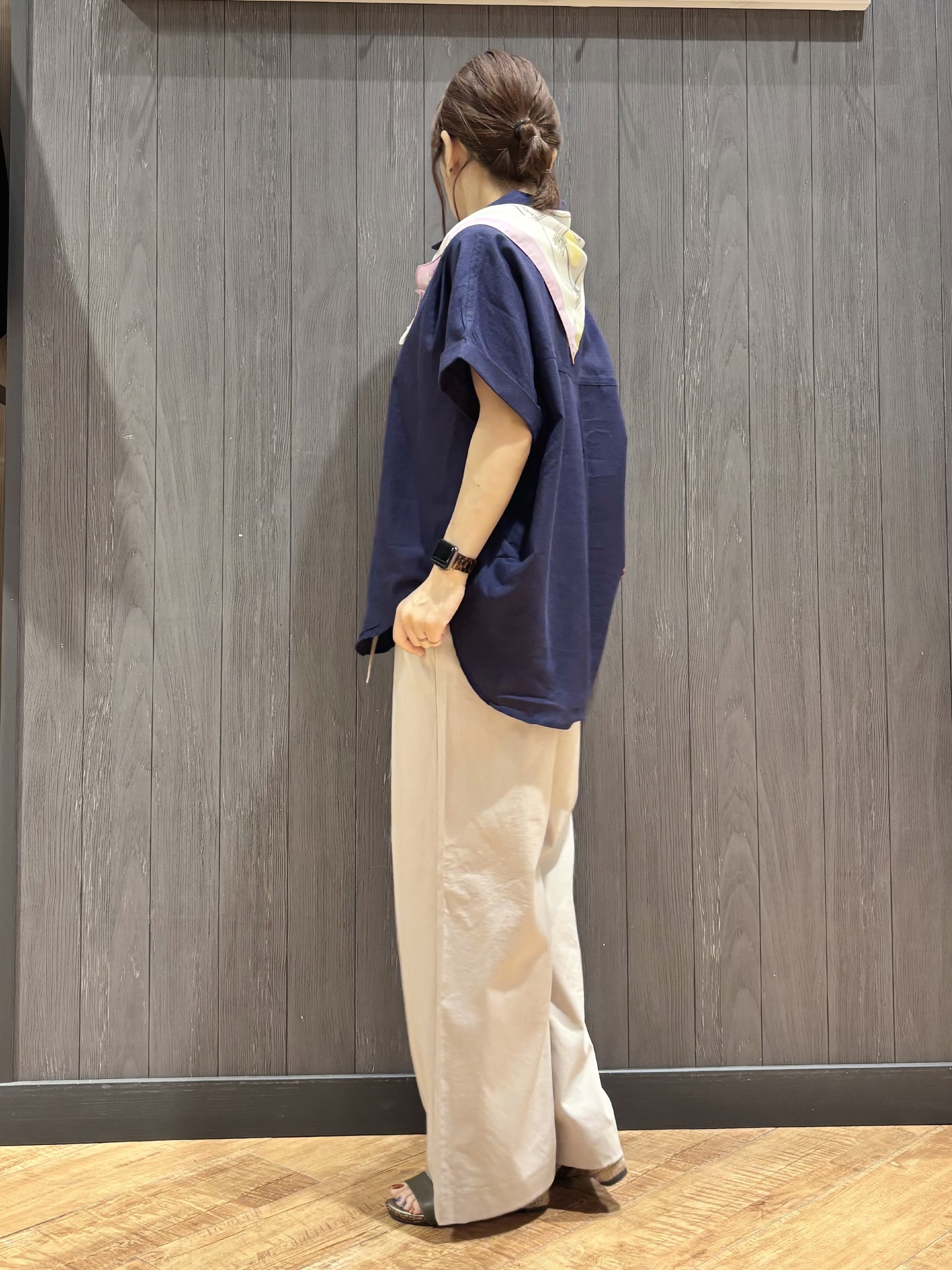 meiさんの「SHOO･LA･RUE｜【UV/吸水速乾/抗菌防臭】インせず着られる フレンチリネンスキッパーシャツ」を使ったコーディネート