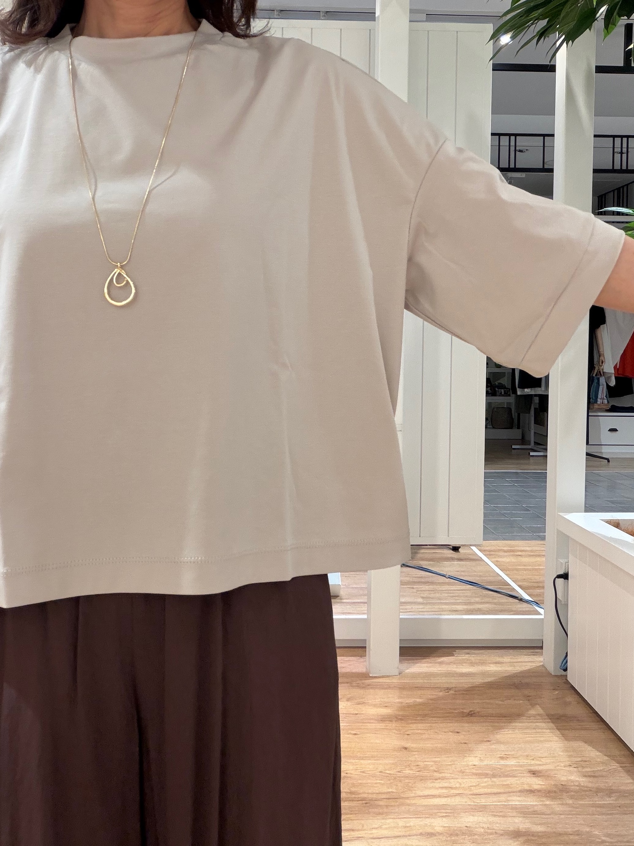 Fujitaさんの「Dessin｜【体型カバー】美光沢カットソーボクシーシルエット」を使ったコーディネート