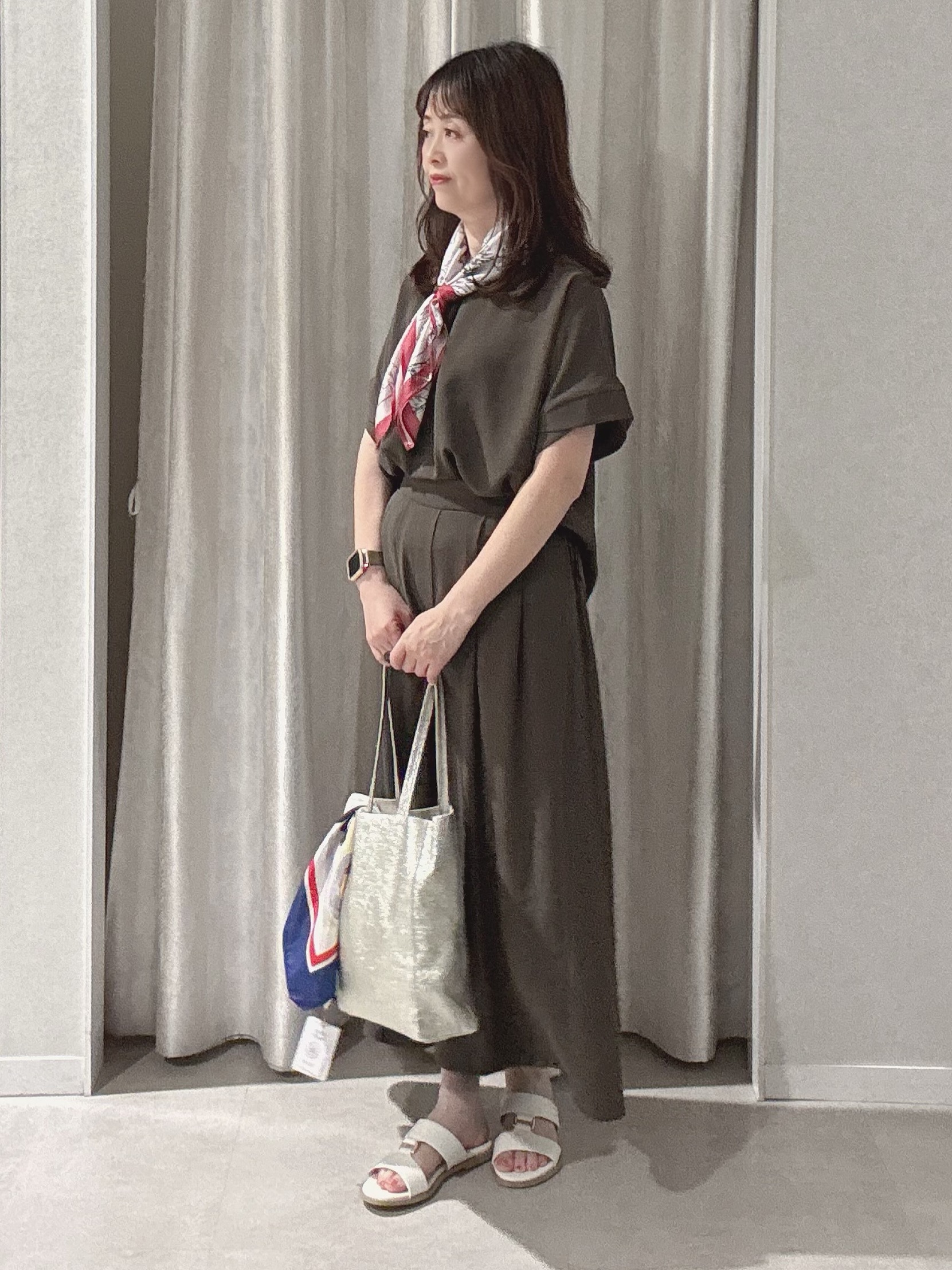 makiさんの「UNTITLED｜【セットアップ可/UVカット/前後2WAY】リラクシーフレンチスリーブブラウス」を使ったコーディネート
