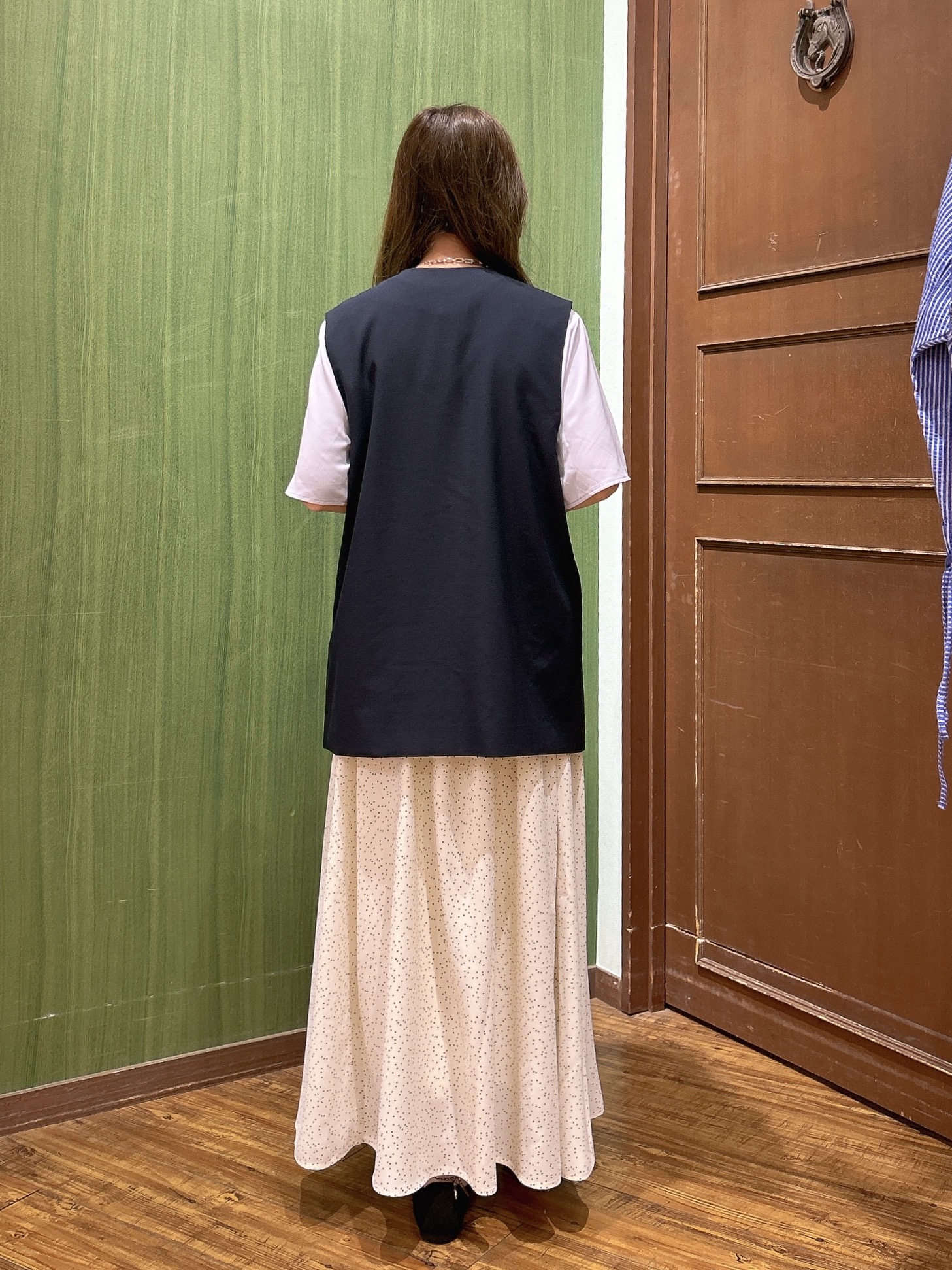 かおりさんの「SHOO･LA･RUE｜【セットアップ可/洗濯後しわになりにくい/S-LL】シンプルで合わせやすい ノーカラージレ」を使ったコーディネート