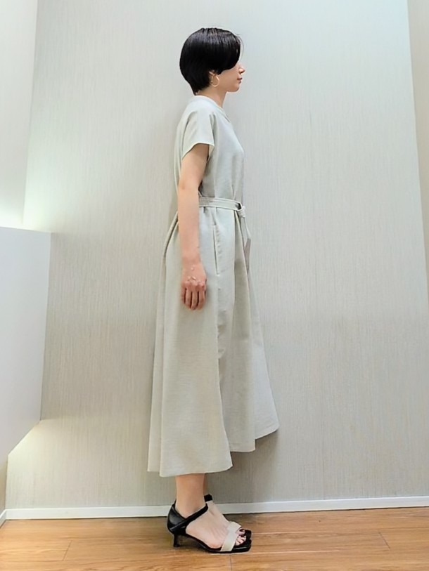 ミズタさんの「UNTITLED｜【UV/接触冷感/遮熱/通気性】スラブバンドカラーワンピース」を使ったコーディネート