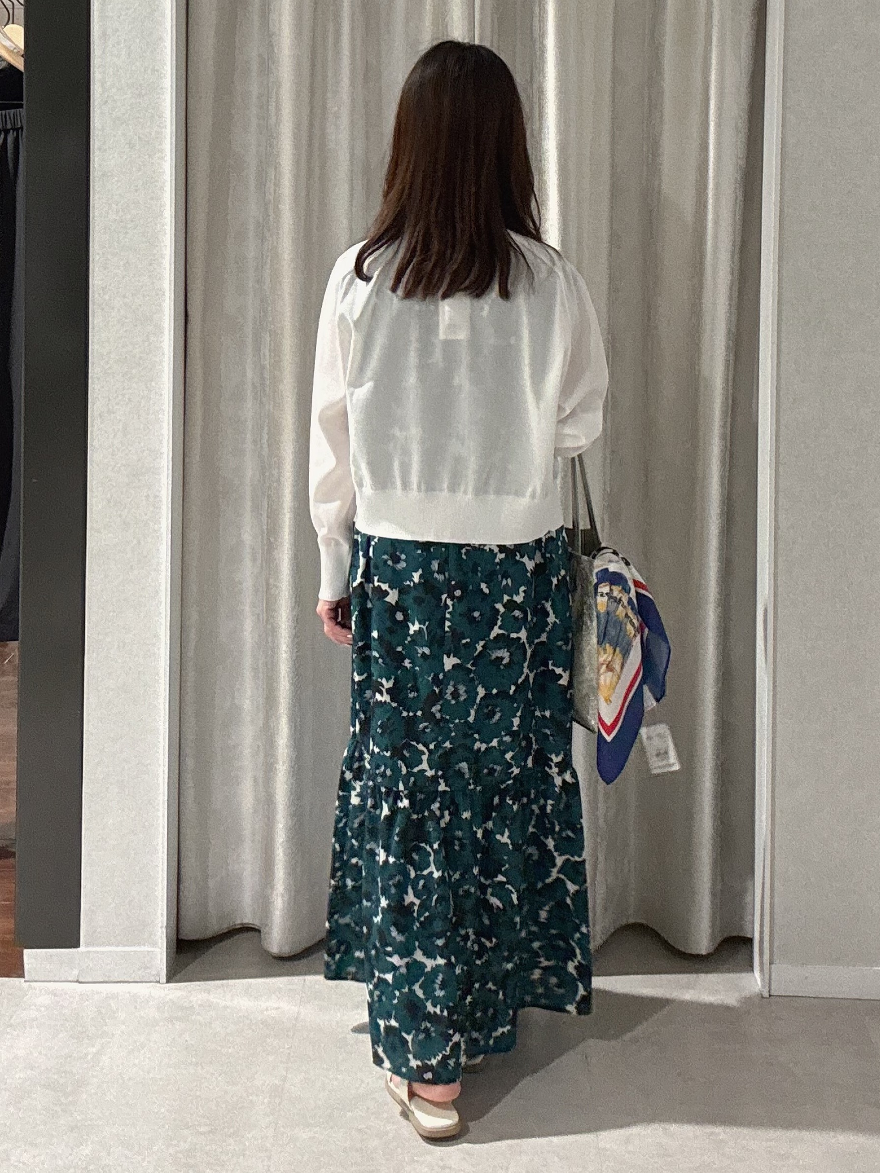 makiさんの「UNTITLED｜【アンサンブル可/日除け・冷房対策】シアーレーヨンZIPカーディガン」を使ったコーディネート