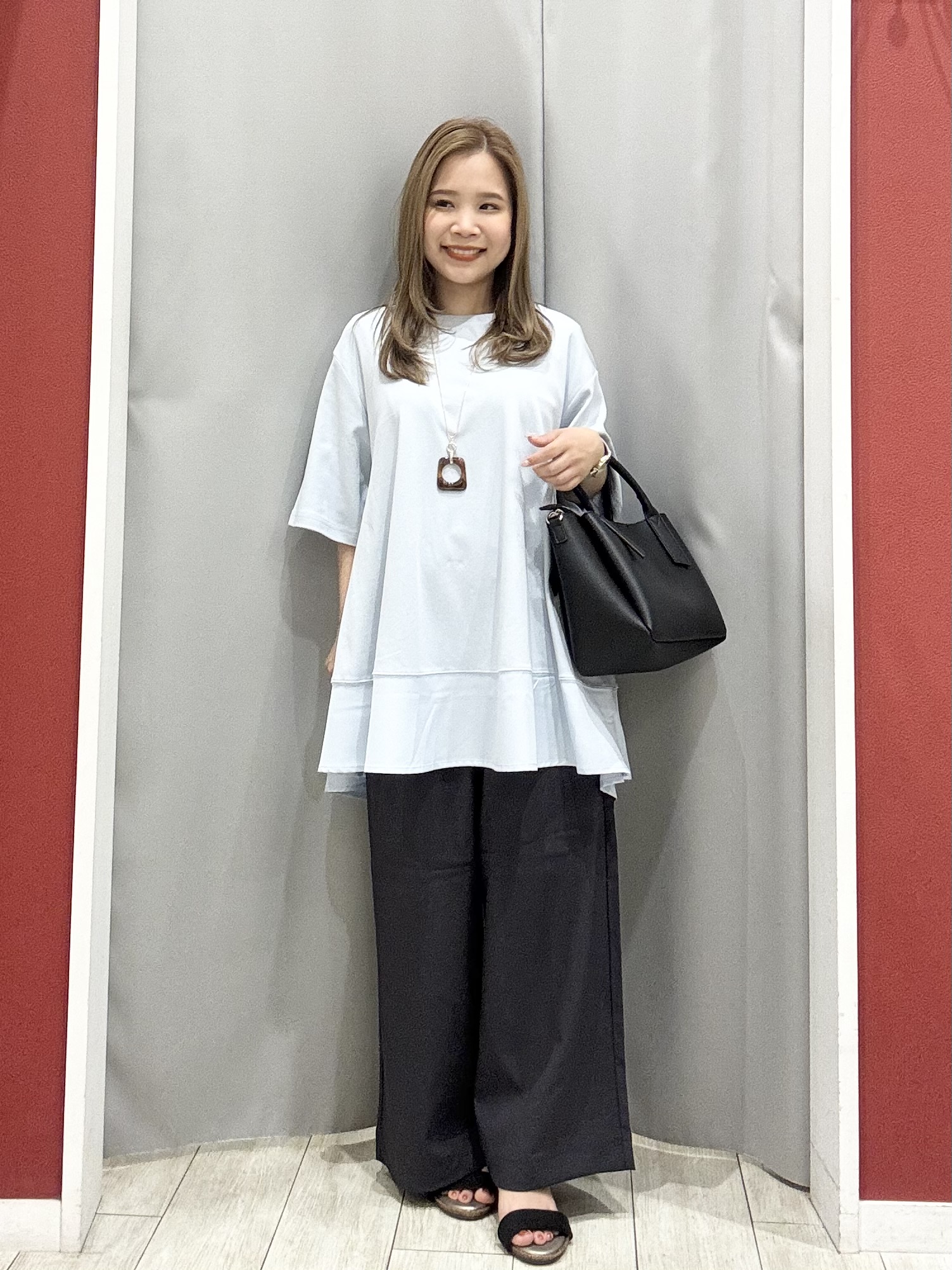 shioさんの「SHOO･LA･RUE｜【洗濯機可/S-LL】オンにもオフにも マルチに使えるボタンレスカーディガン」を使ったコーディネート