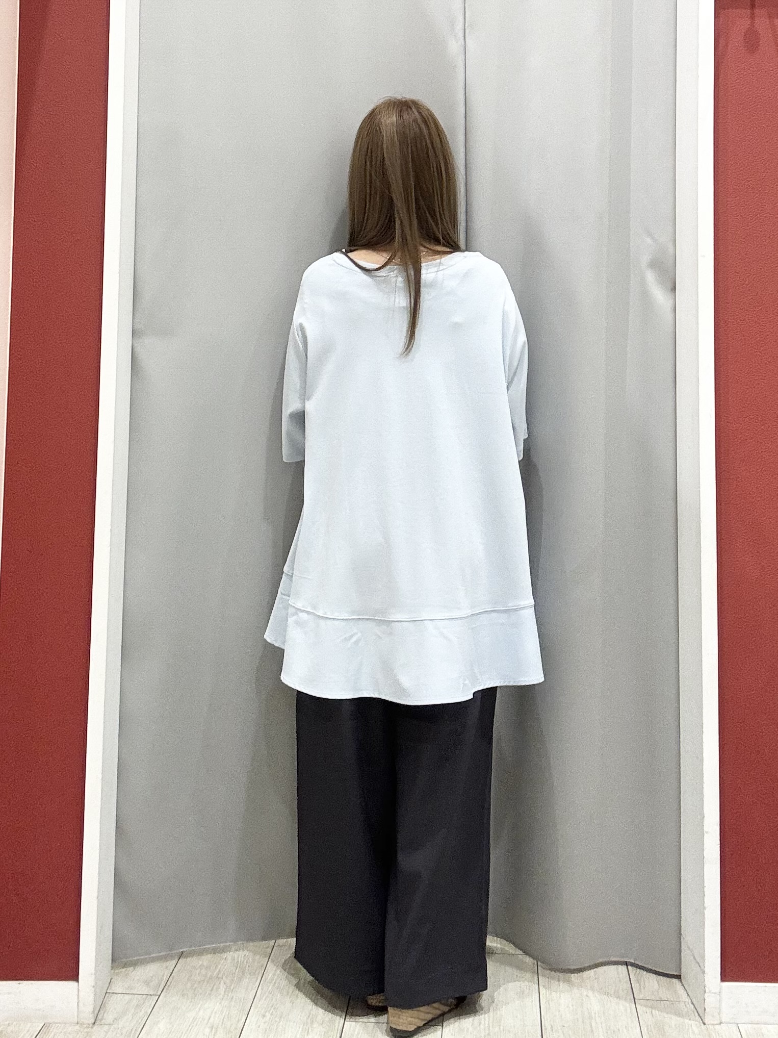 shioさんの「SHOO･LA･RUE｜【洗濯機可/S-LL】オンにもオフにも マルチに使えるボタンレスカーディガン」を使ったコーディネート