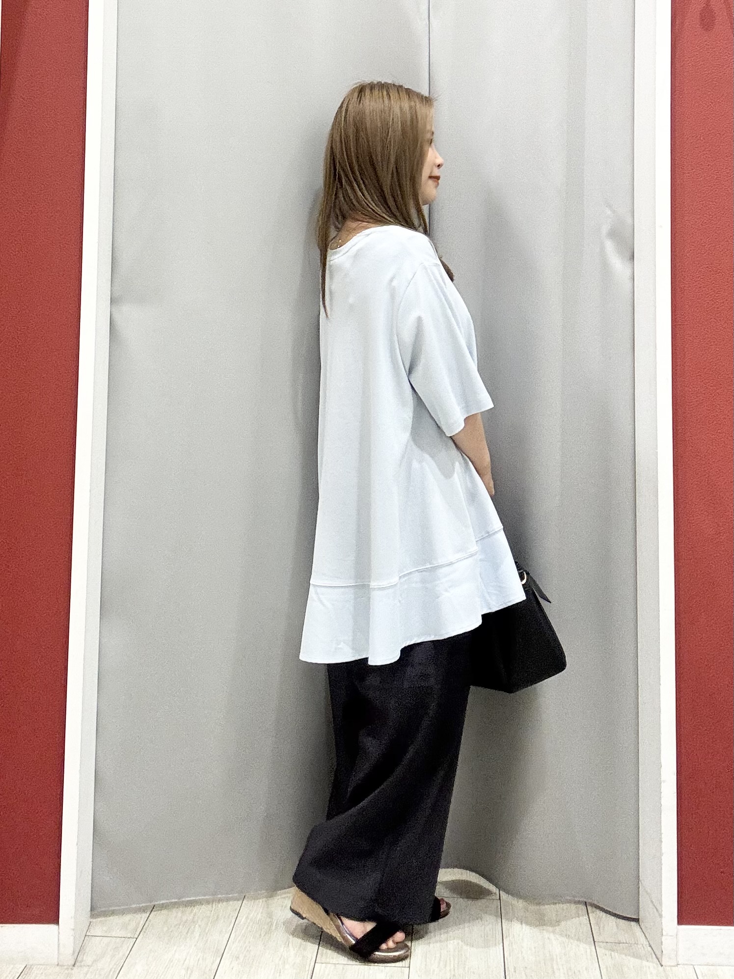 shioさんの「SHOO･LA･RUE｜【洗濯機可/S-LL】オンにもオフにも マルチに使えるボタンレスカーディガン」を使ったコーディネート