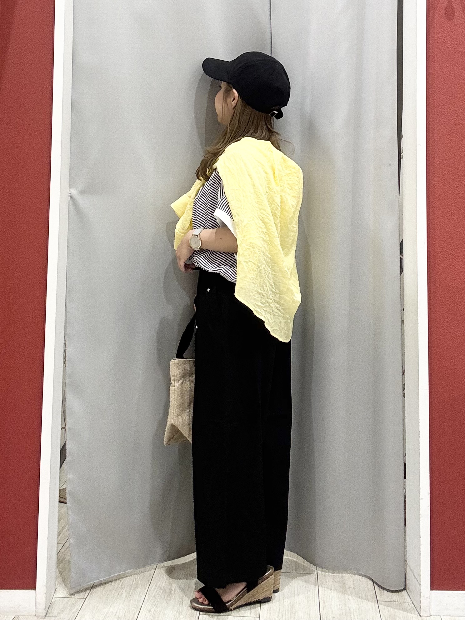 shioさんの「SHOO･LA･RUE｜【体型カバー】ふんわり質感 やわらかこなれシアーシャツ」を使ったコーディネート