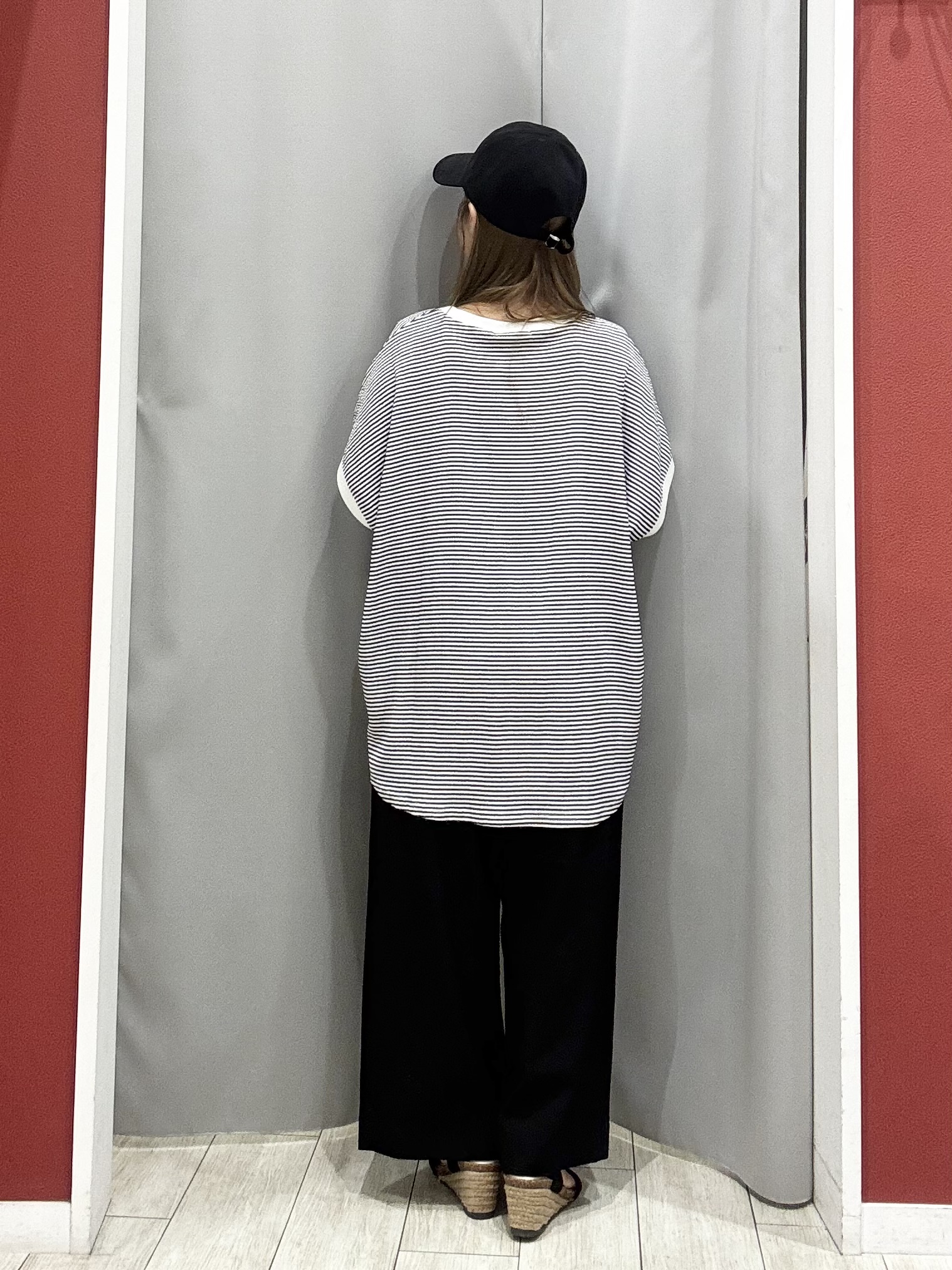 shioさんの「SHOO･LA･RUE｜【体型カバー】ふんわり質感 やわらかこなれシアーシャツ」を使ったコーディネート