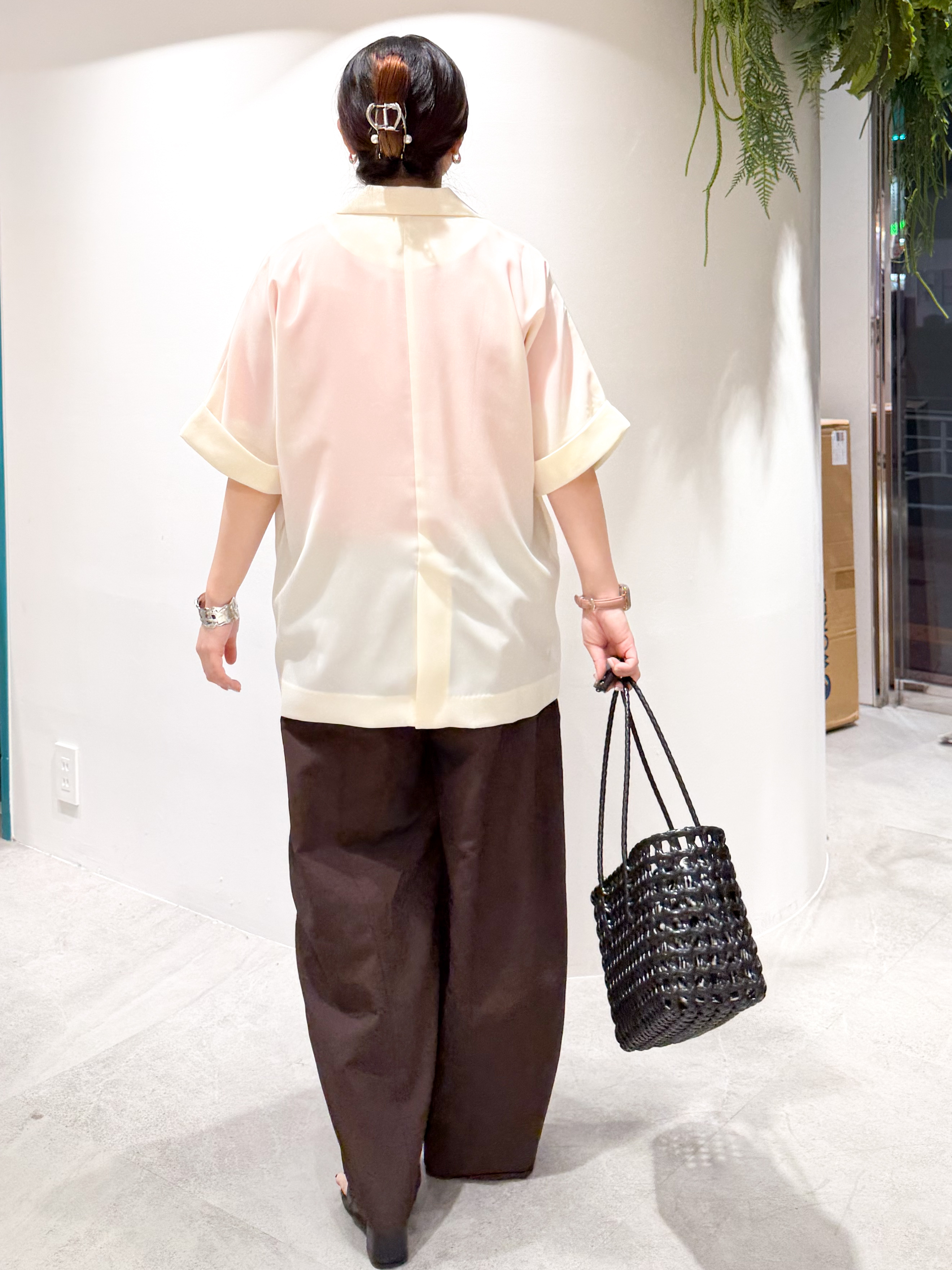 かりんさんの「OPAQUE.CLIP｜【接触冷感／吸水速乾／防シワ】リネンライクテーラードジャケット《洗濯機OK》」を使ったコーディネート