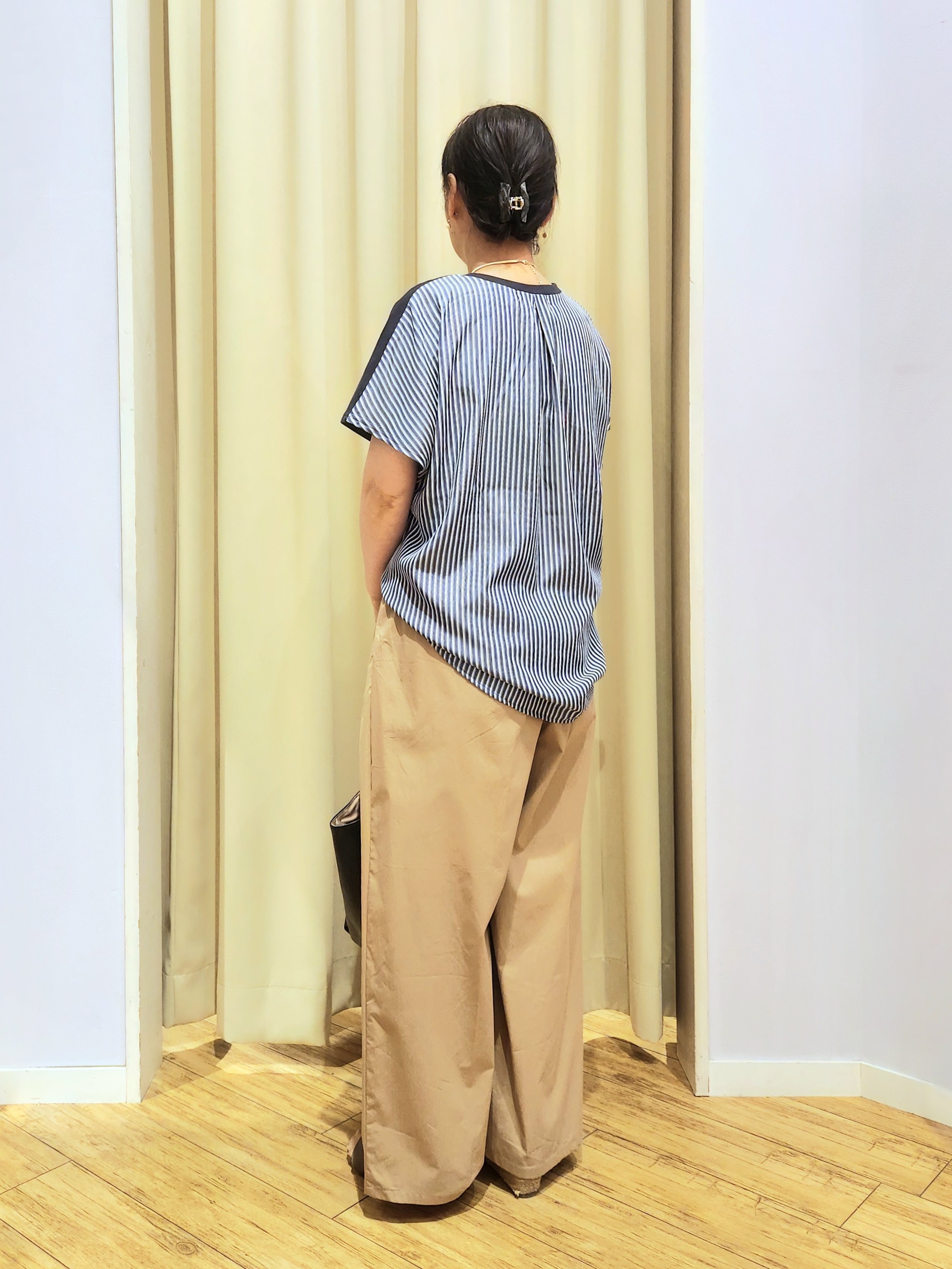 くまさんの「SHOO･LA･RUE｜【体型カバー/S-LL】インせず着られる 前後素材切替Tシャツ」を使ったコーディネート