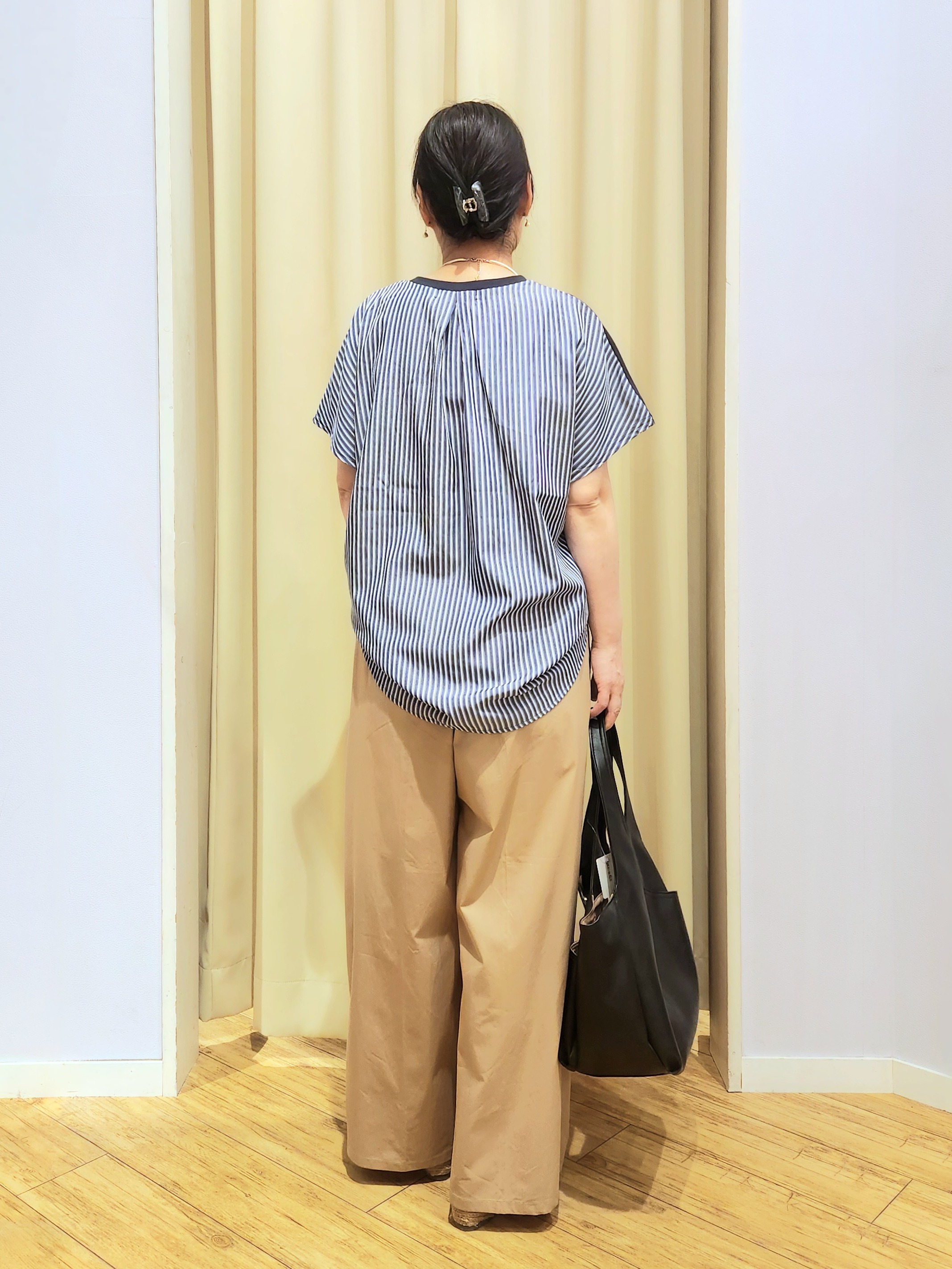 くまさんの「SHOO･LA･RUE｜【体型カバー/S-LL】インせず着られる 前後素材切替Tシャツ」を使ったコーディネート