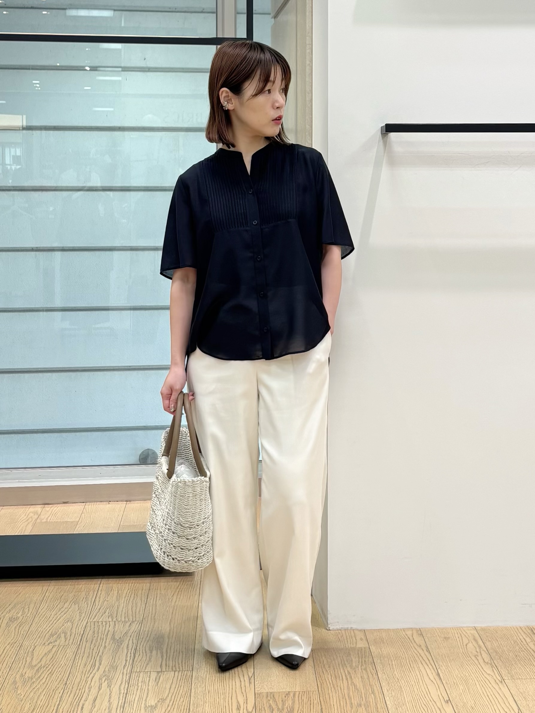 asamiさんの「INDIVI｜【接触冷感/洗える】シアーシャンブレーピンタックブラウス」を使ったコーディネート