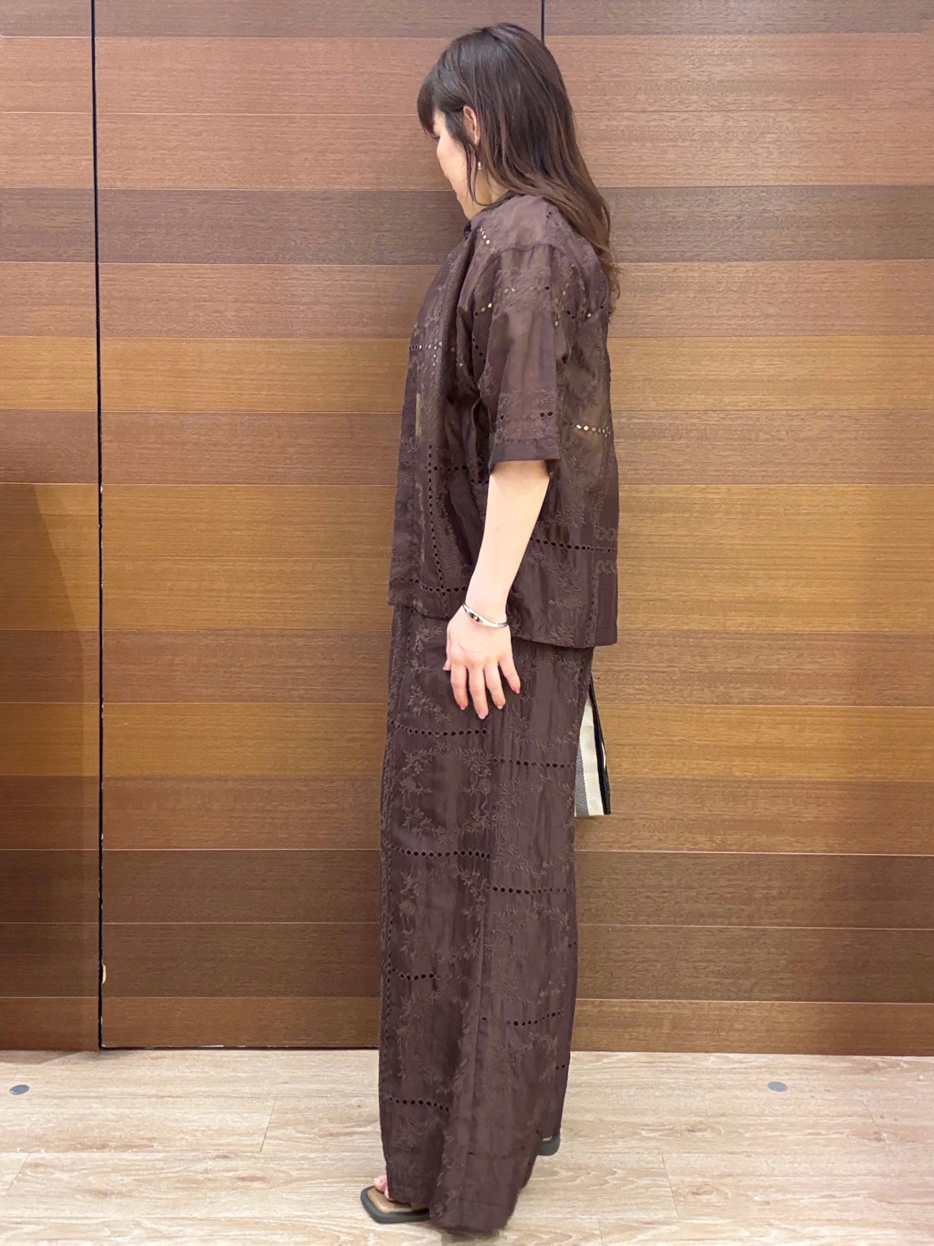 maichiさんの「OPAQUE.CLIP｜刺繍ハーフスリーブシャツ／セットアップ対応可【洗濯機OK】」を使ったコーディネート