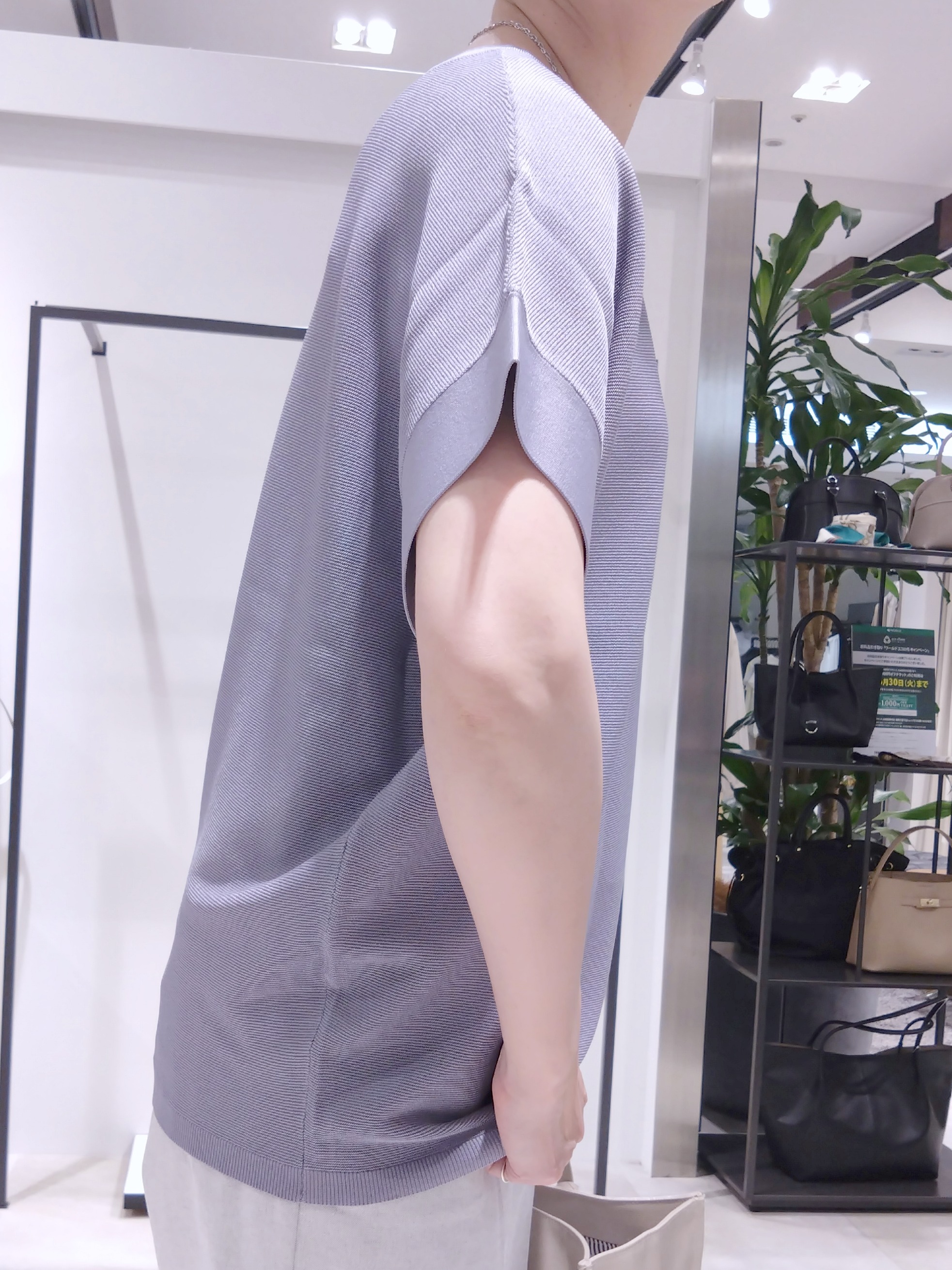 まちこさんの「UNTITLED｜【11色展開/体型カバー】前後2WAYフレンチスリーブニット」を使ったコーディネート