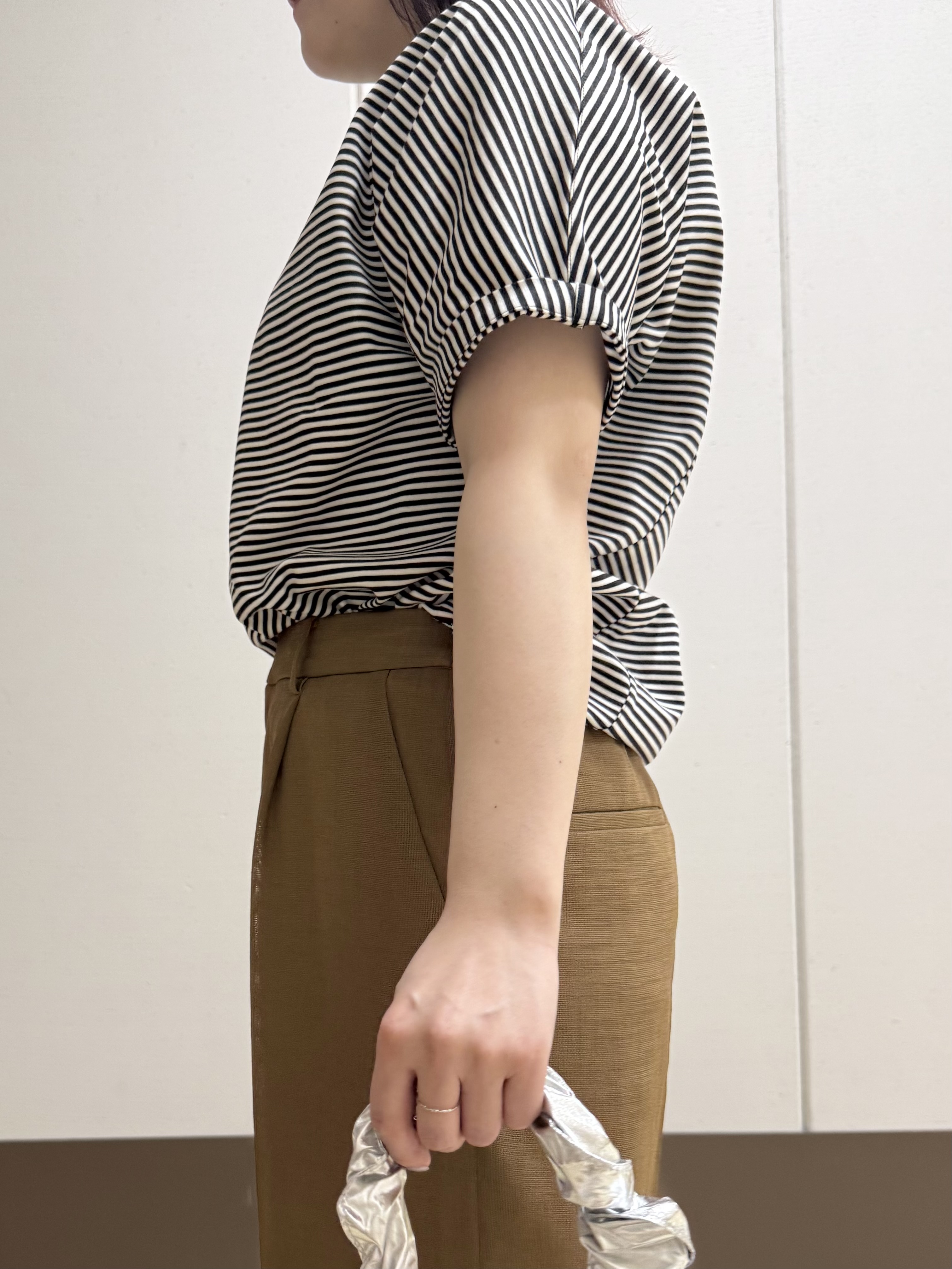 Rikoさんの「INDIVI｜【汗ジミ防止／褒められTシャツ】上品カジュアル！ドルマンTシャツ」を使ったコーディネート