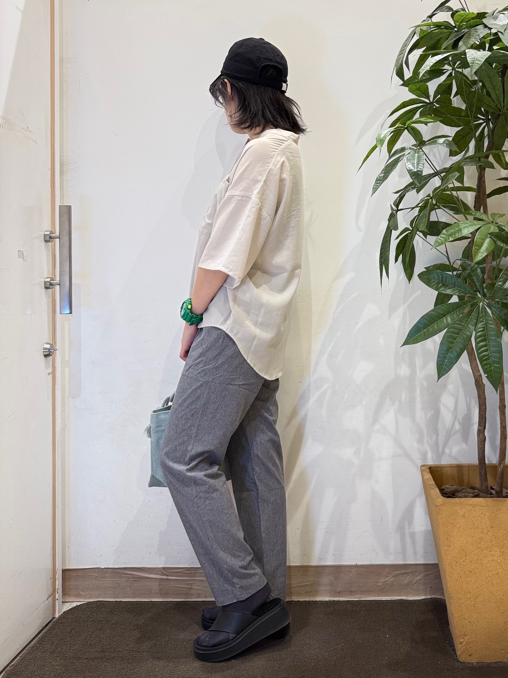 misakiさんの「SHOO･LA･RUE｜【洗濯機可/S-LL】大人の抜け感 ゆるっと5分袖シャツ」を使ったコーディネート