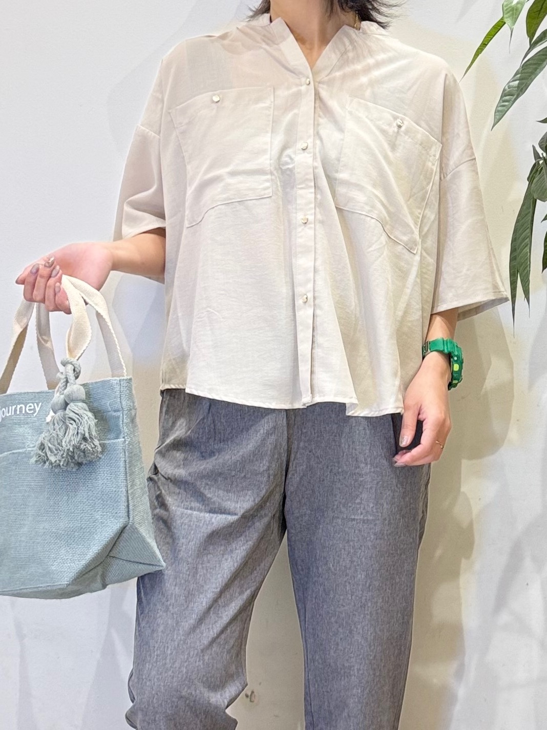 misakiさんの「SHOO･LA･RUE｜【洗濯機可/S-LL】大人の抜け感 ゆるっと5分袖シャツ」を使ったコーディネート