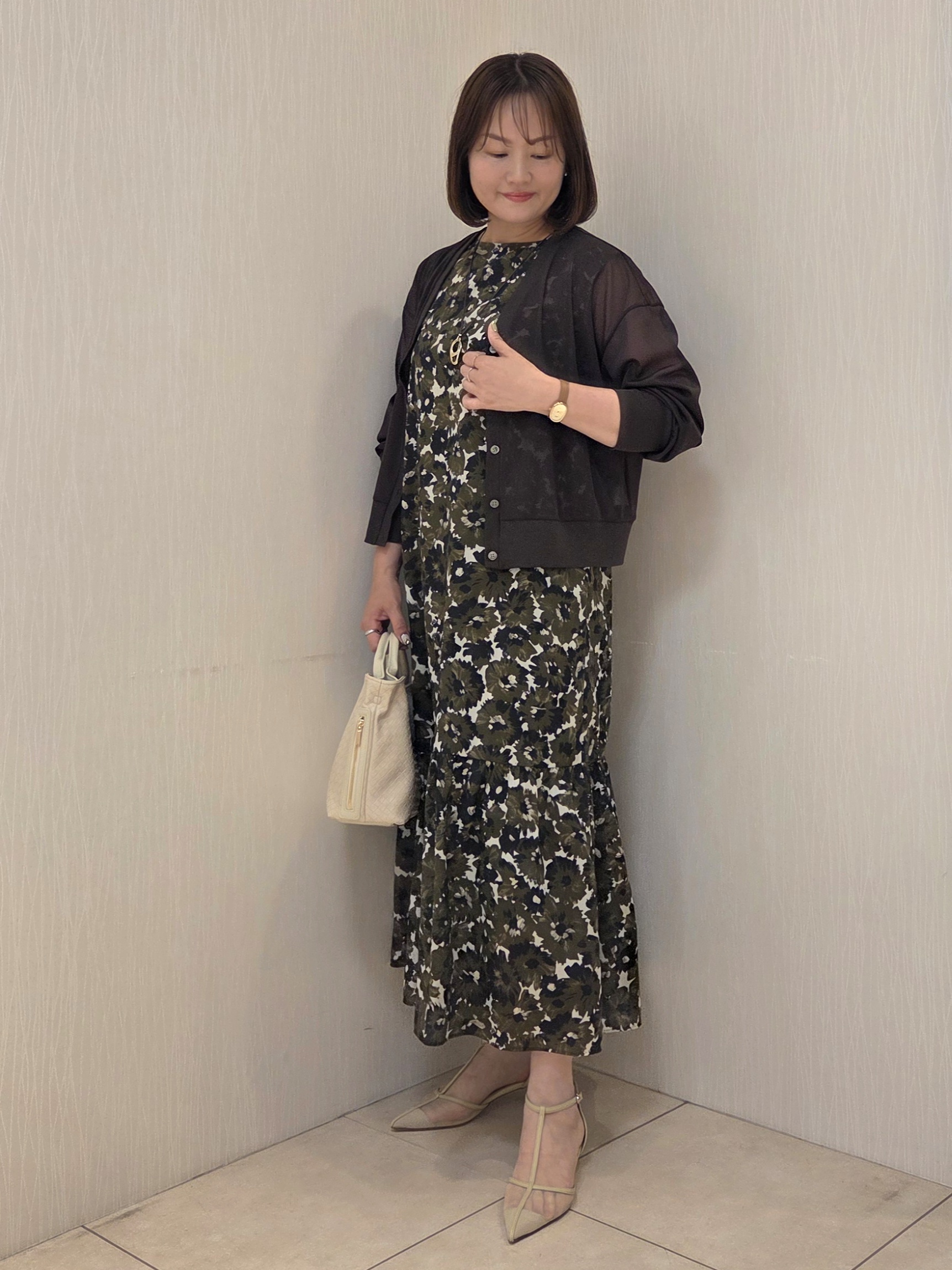 naokoさんの「UNTITLED｜【花柄/着映え】フラワープリントワンピース」を使ったコーディネート
