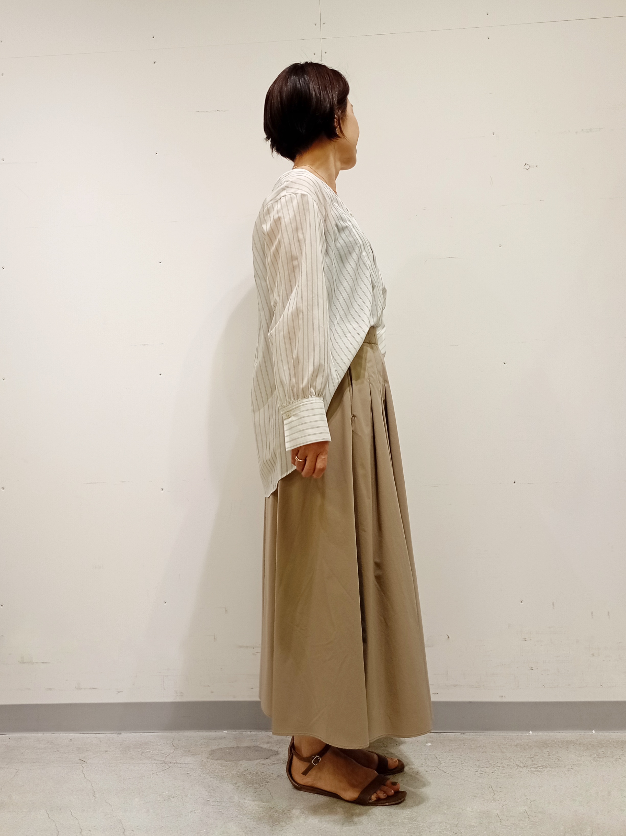 Kさんの「INDIVI｜【洗える／軽やか】無地＆ストライプ柄 切替タックブラウス」を使ったコーディネート