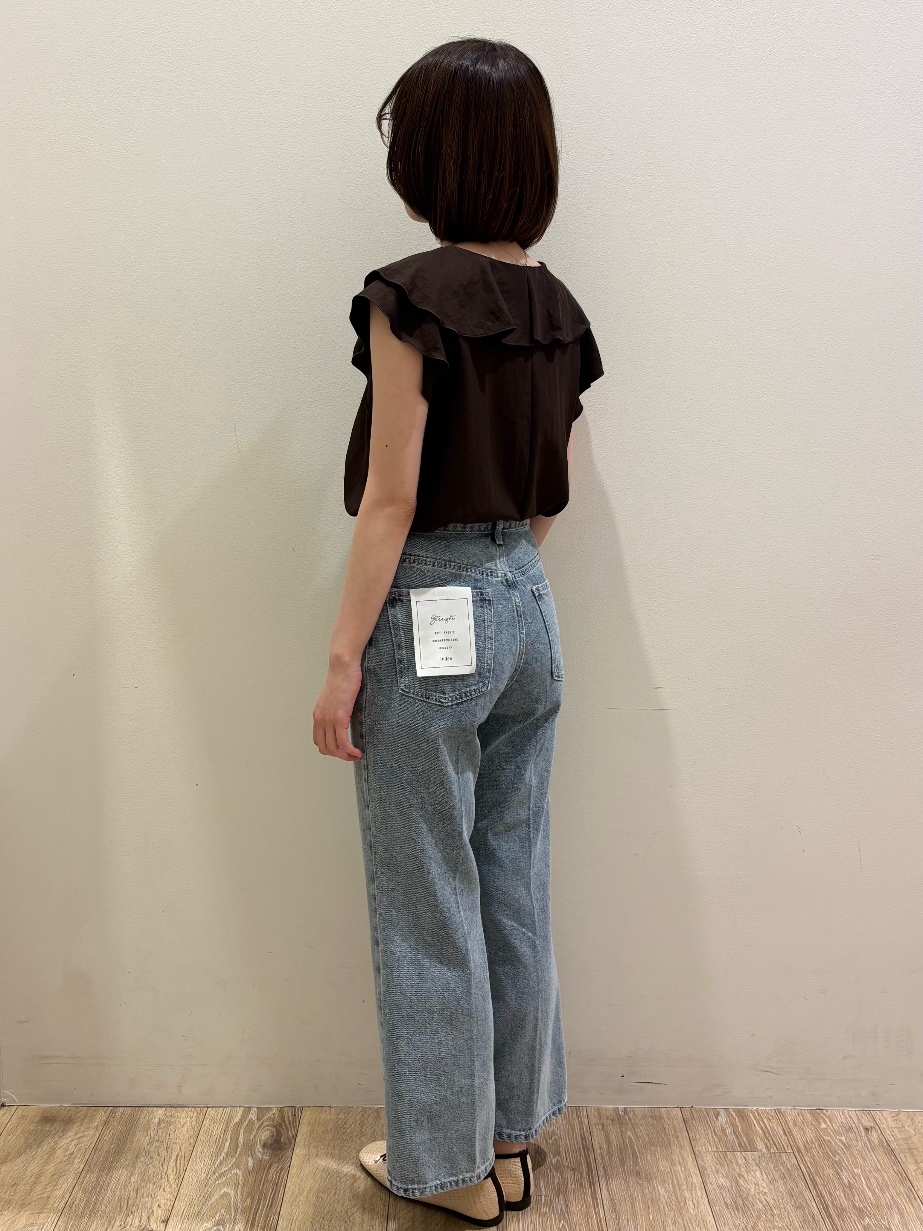 honamiさんの「index｜【接触冷感】マットサテンフリルフレンチブラウス《吸水速乾／防シワ／洗濯機OK》」を使ったコーディネート