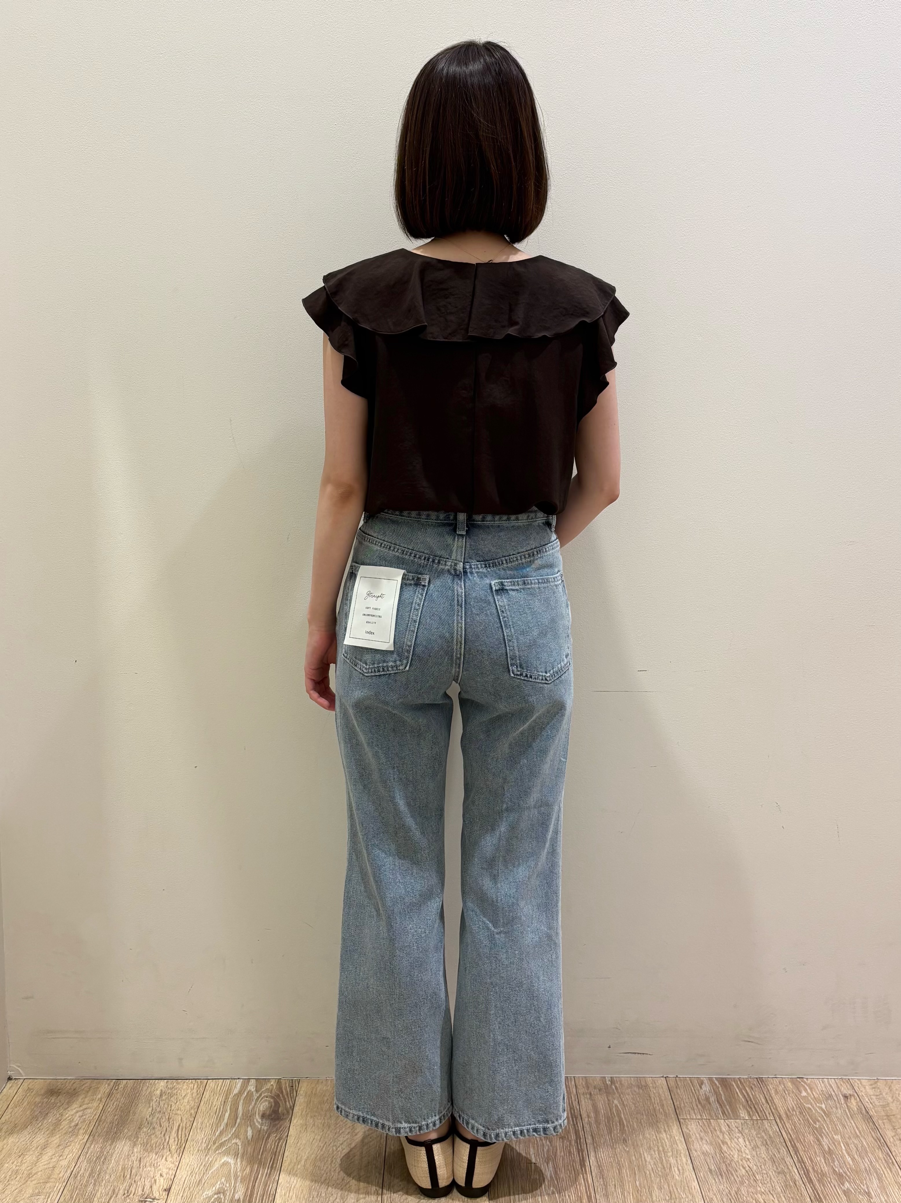 honamiさんの「index｜【接触冷感】マットサテンフリルフレンチブラウス《吸水速乾／防シワ／洗濯機OK》」を使ったコーディネート