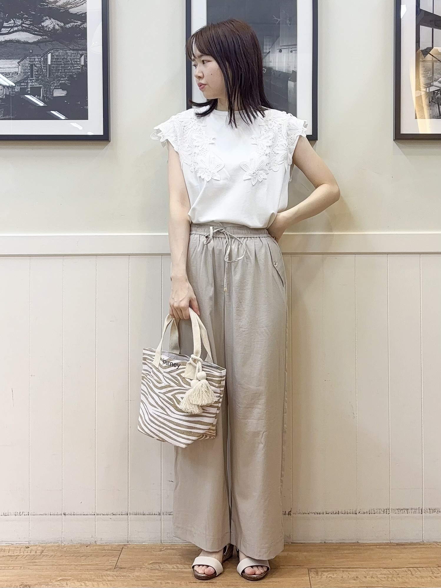 えぬさんの「SHOO･LA･RUE｜【S-LL/洗濯機可】女性らしさ溢れるモチーフレース スムースTシャツ」を使ったコーディネート