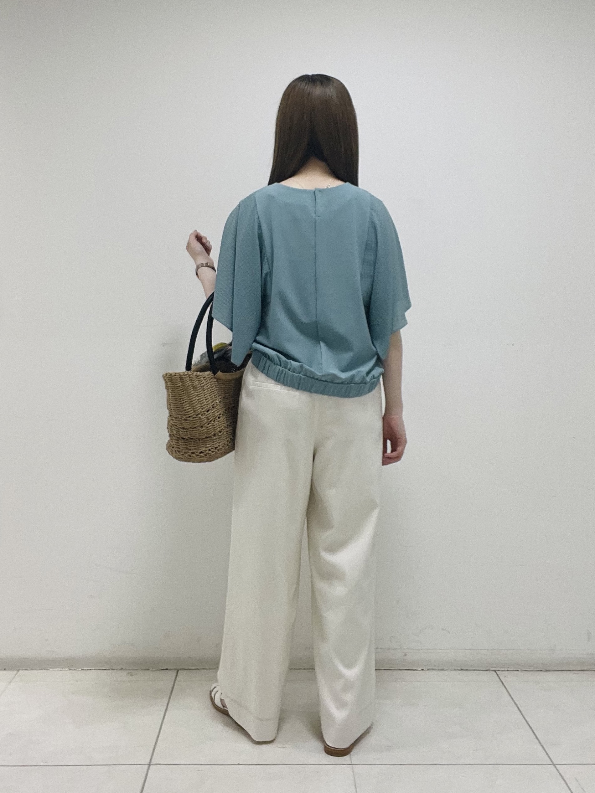 mさんの「INDIVI｜【洗える／シアーチェック柄】異素材コンビスリーブトップス」を使ったコーディネート