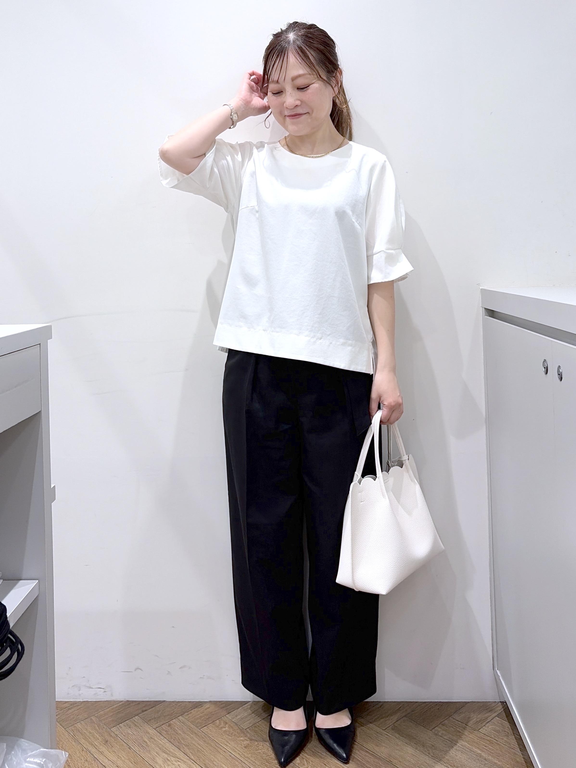Junさんの「index｜【接触冷感】ビジューボタンカーディガン《抗ピリング／洗濯機OK》」を使ったコーディネート