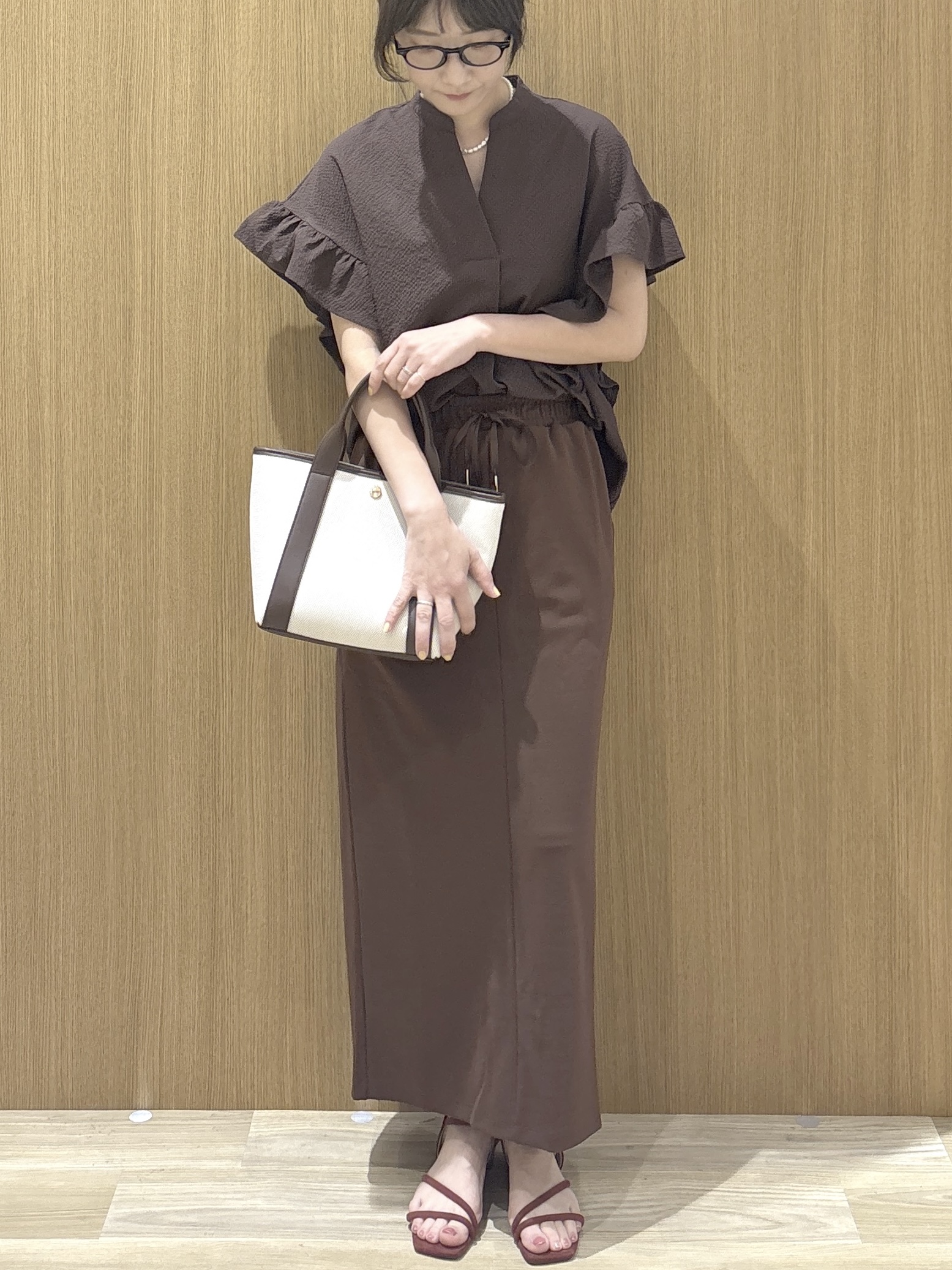 たけねぇさんの「OPAQUE.CLIP｜【UV】フリルスキッパーブラウス《洗濯機OK》」を使ったコーディネート