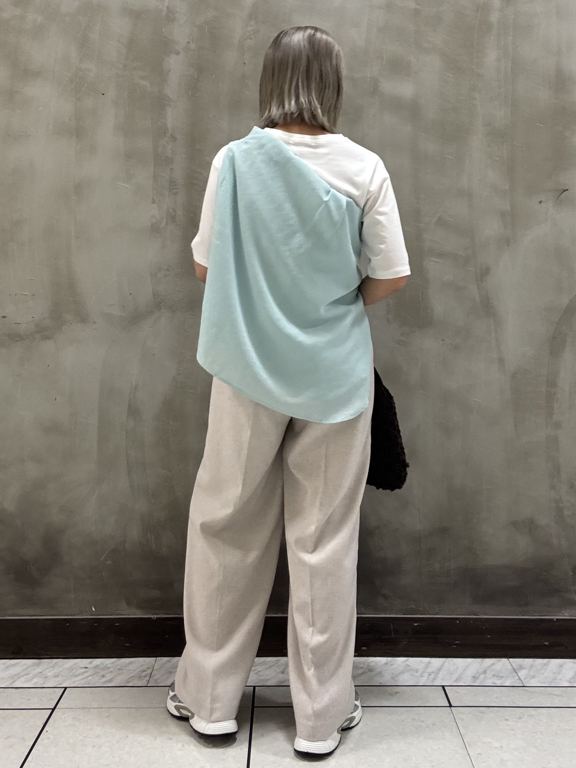 minaさんの「grove｜【洗濯機OK】朝晩の気温差に◎軽やかシアーシャツ」を使ったコーディネート