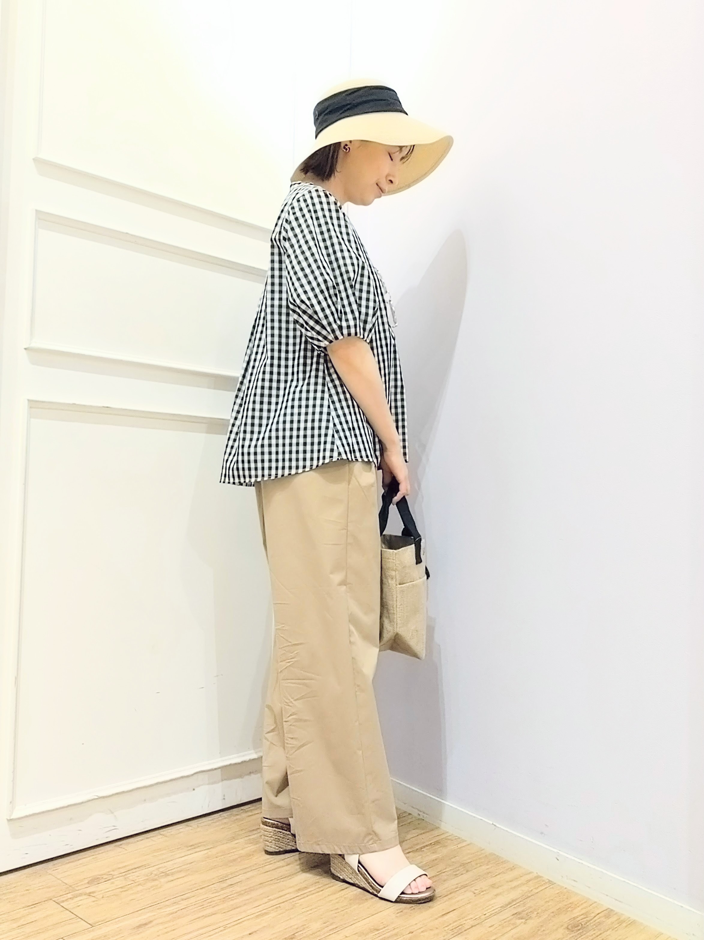 miomioさんの「SHOO･LA･RUE｜【高レビュー/洗濯後しわになりにくい/インせず着られる】自然に体型カバー 麻調ペプラムブラウス」を使ったコーディネート