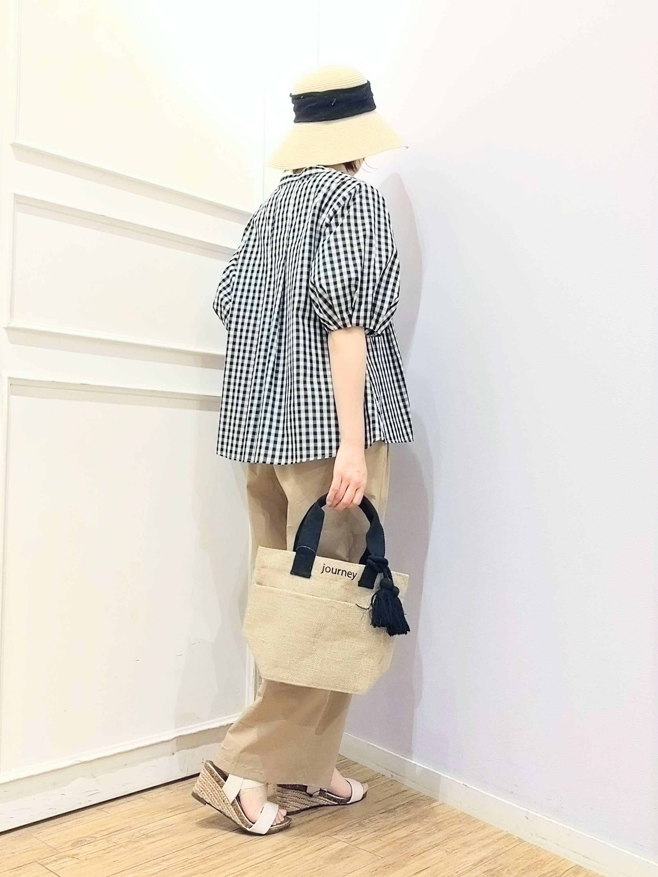miomioさんの「SHOO･LA･RUE｜【高レビュー/洗濯後しわになりにくい/インせず着られる】自然に体型カバー 麻調ペプラムブラウス」を使ったコーディネート